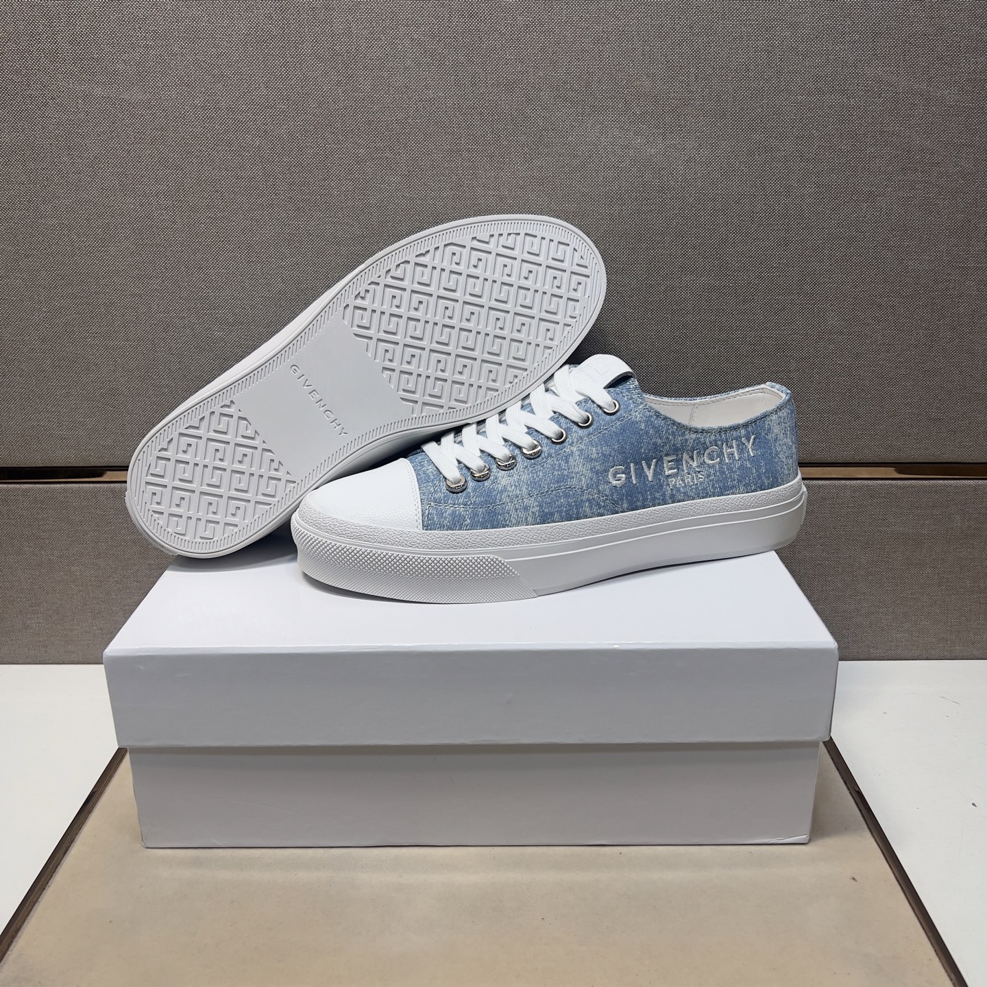 Givenchy Men's Casual Sneakers in Blue Denim and Leather, Sizes 38-44 9 i1745340754739 313 0 7