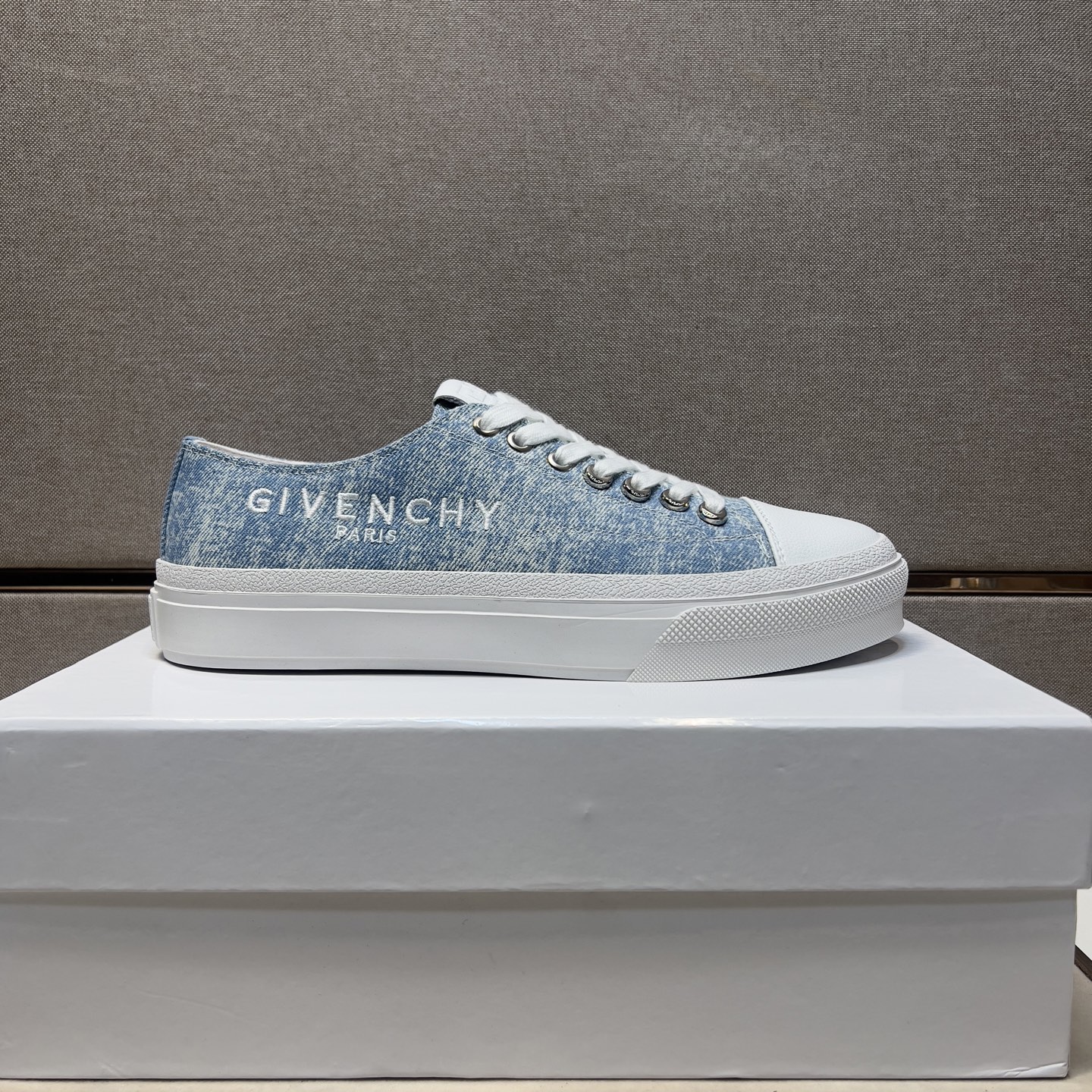 Givenchy Men's Casual Sneakers in Blue Denim and Leather, Sizes 38-44 4 i1745340762780 8341 0 2