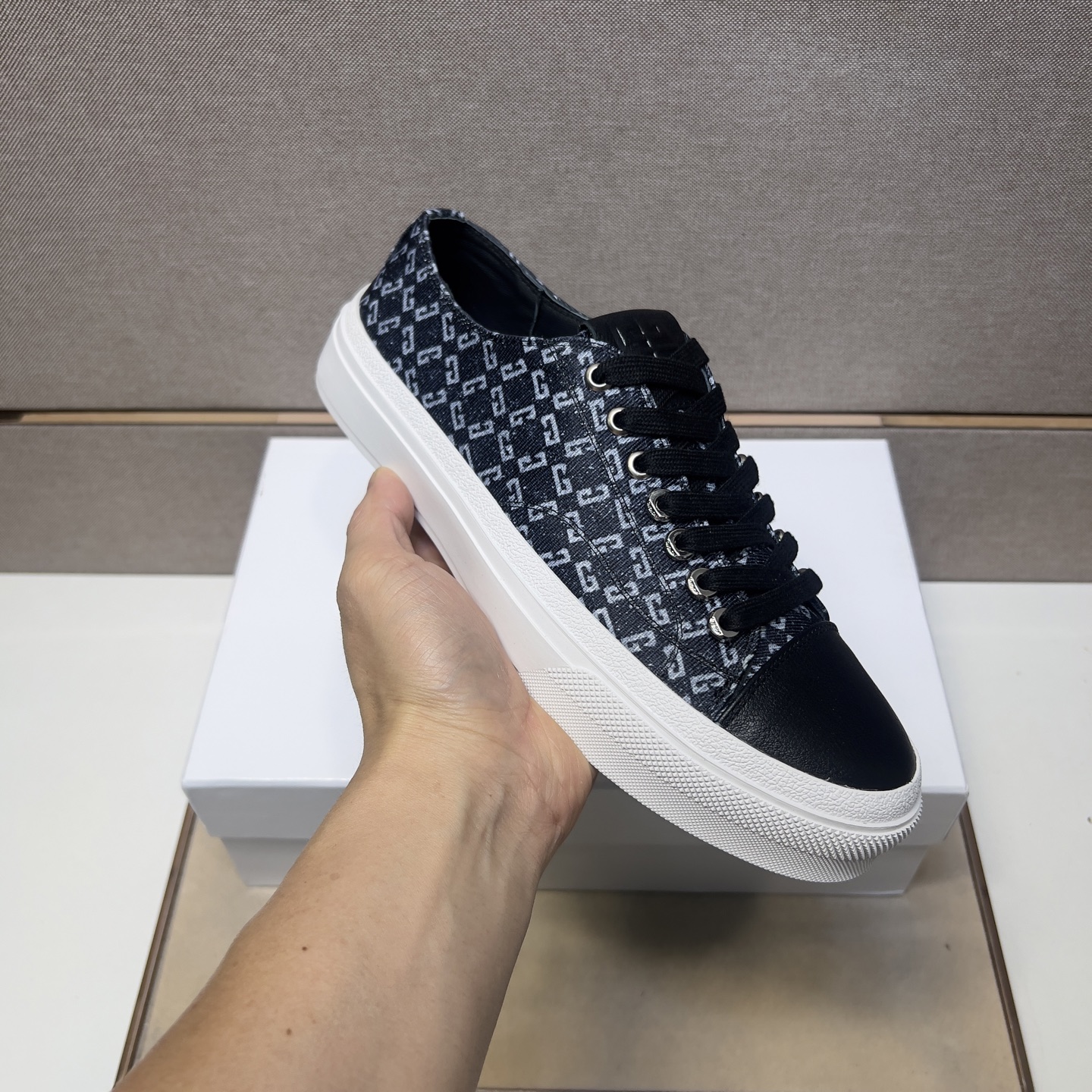 Givenchy Men's Casual Sneakers Multi-Material Leather Lining Comfortable 7 i1745340794901 9724 0 5