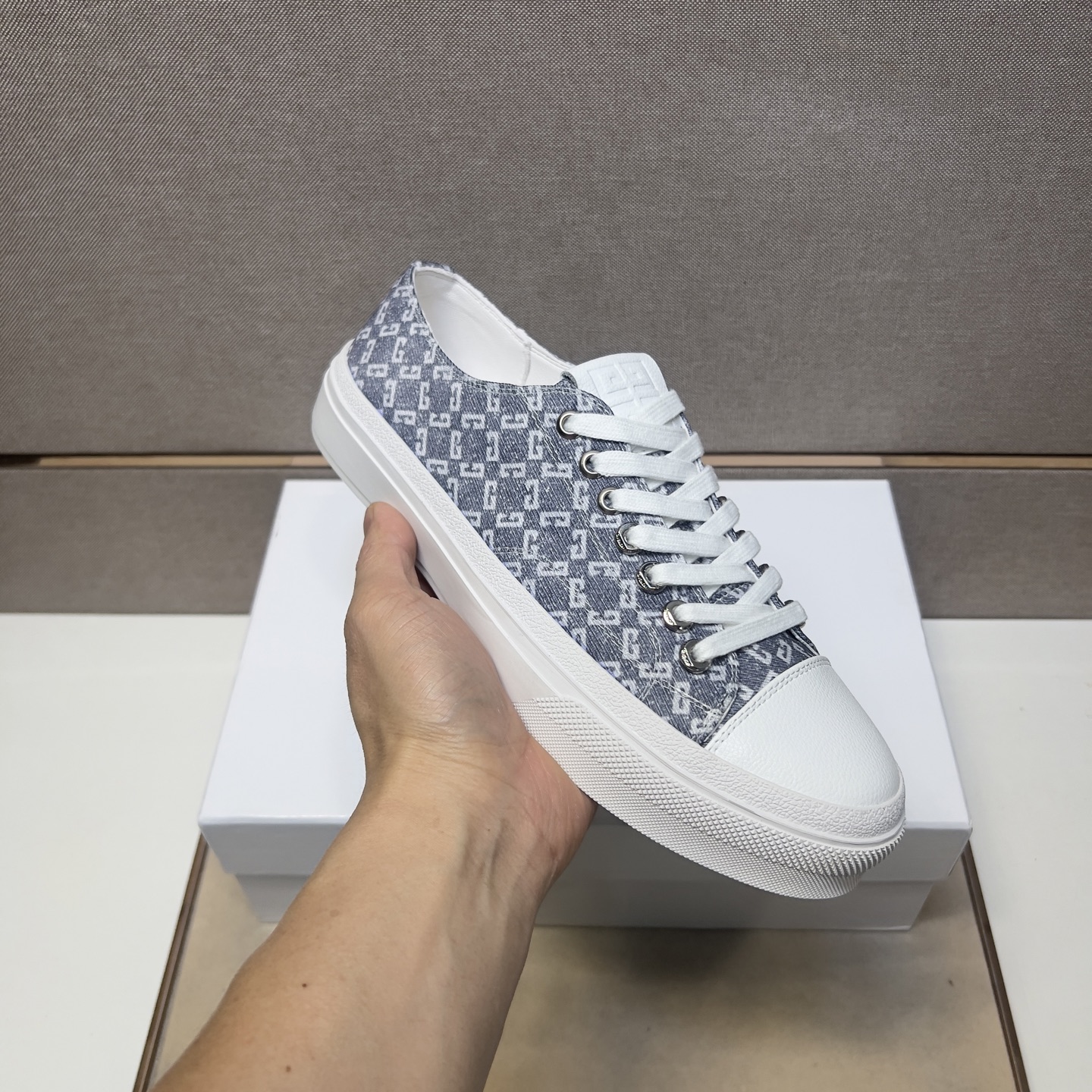 Givenchy Men's Casual Sneakers in Multiple Materials with Comfortable Leather Inner 7 i1745340811050 5643 0 5