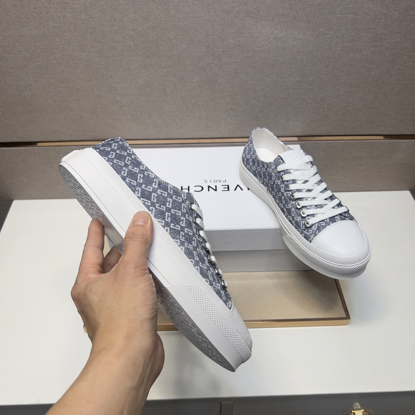Givenchy Men's Casual Sneakers in Multiple Materials with Comfortable Leather Inner 8 i1745340811122 7536 0 6