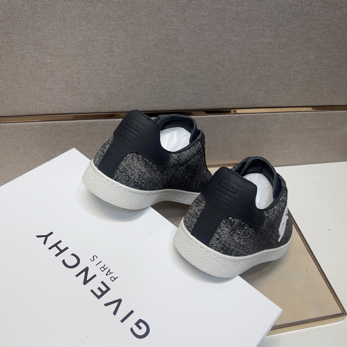 Givenchy Men's Casual Sneakers - Multi-Material Upper & Comfortable Leather Lining 10 i1745340851862 2463 0 8