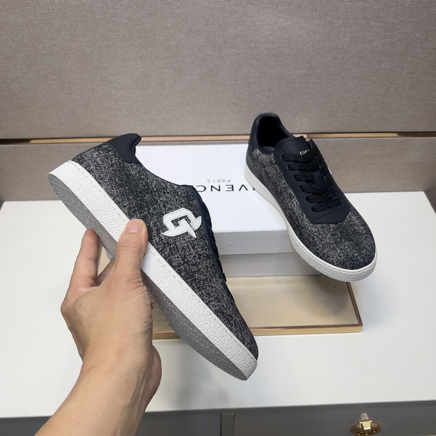 Givenchy Men's Casual Sneakers - Multi-Material Upper & Comfortable Leather Lining 8 i1745340852127 4422 0 6