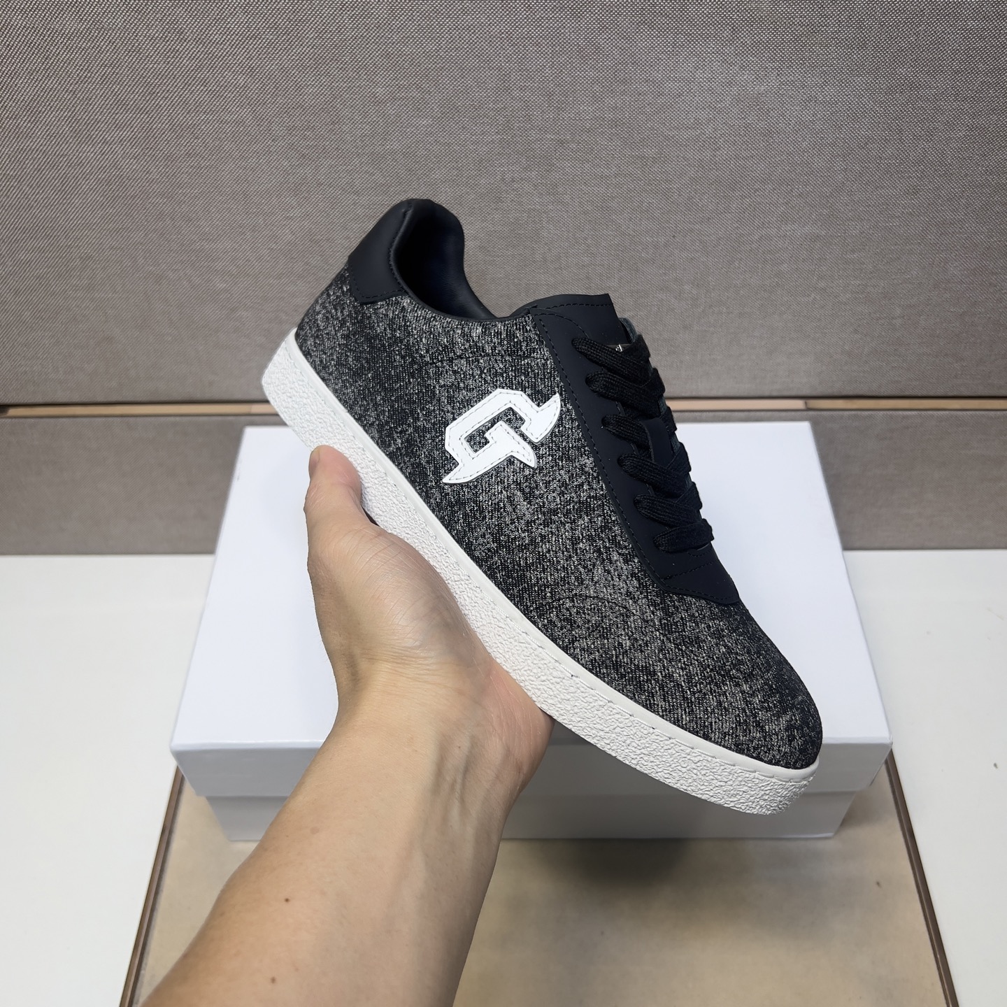 Givenchy Men's Casual Sneakers - Multi-Material Upper & Comfortable Leather Lining 7 i1745340853270 362 0 5