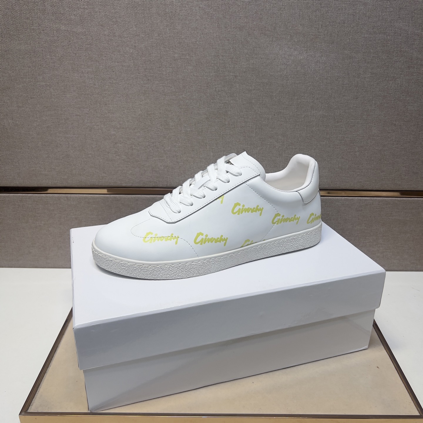 Givenchy Men's City Sport Sneakers in White Leather with Logo Print 5 i1745340890567 4909 0 3
