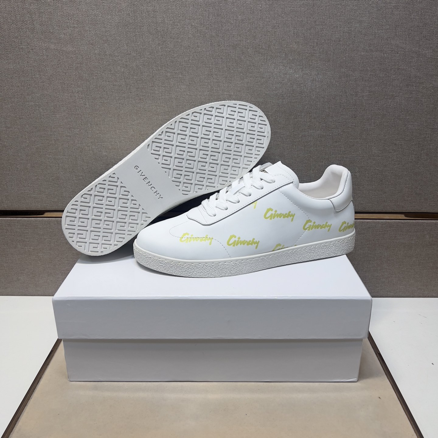 Givenchy Men's City Sport Sneakers in White Leather with Logo Print 9 i1745340891667 8015 0 7