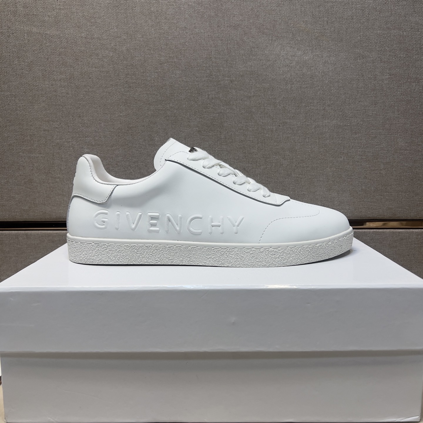 Givenchy Men's City Sport Leather Sneakers - Classic Style 4 i1745340934510 7139 0 2