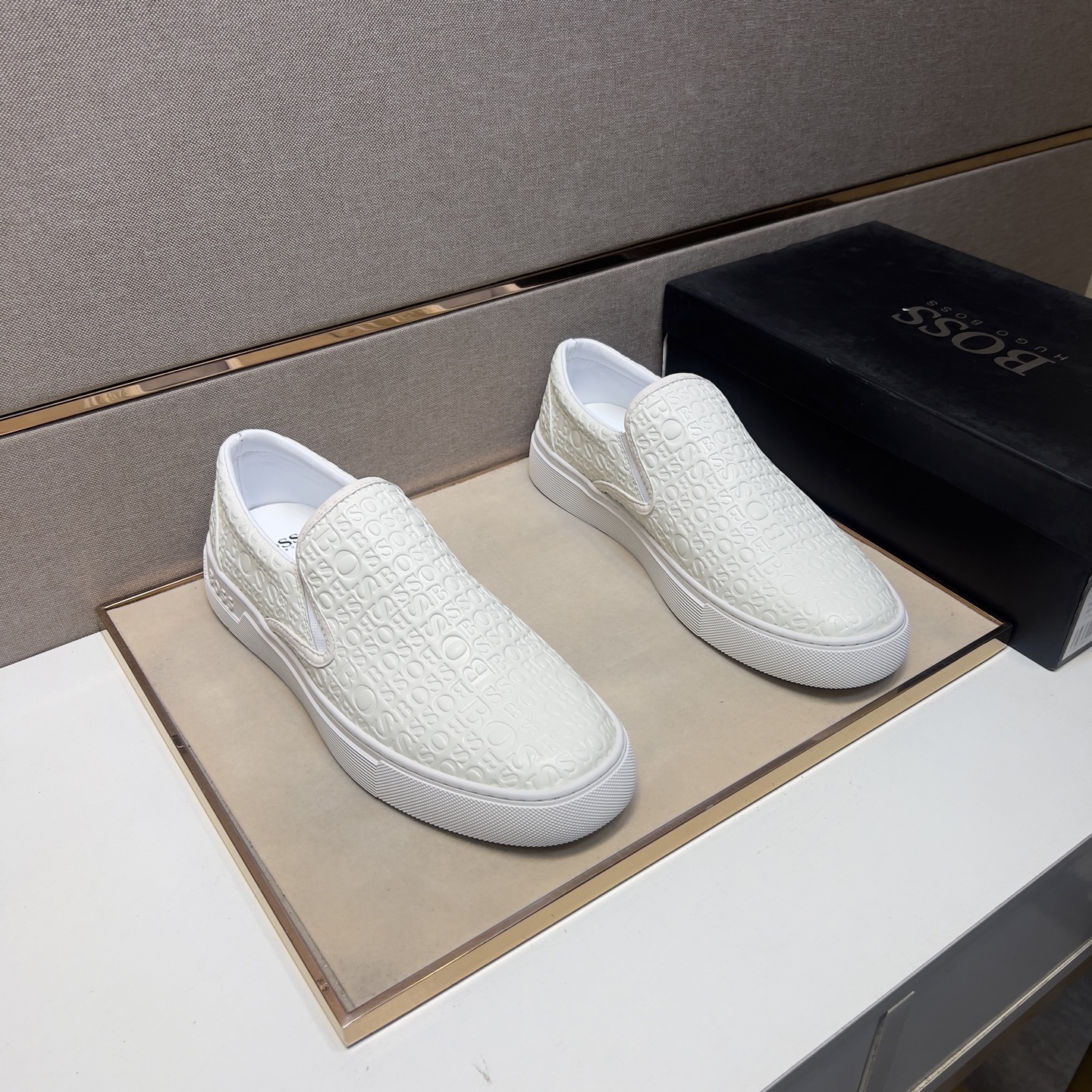 BOSS Men's Slip-On Sneakers: Fashionable & Comfortable, Sizes 38-44 2 i1745425874592 2488 0 0