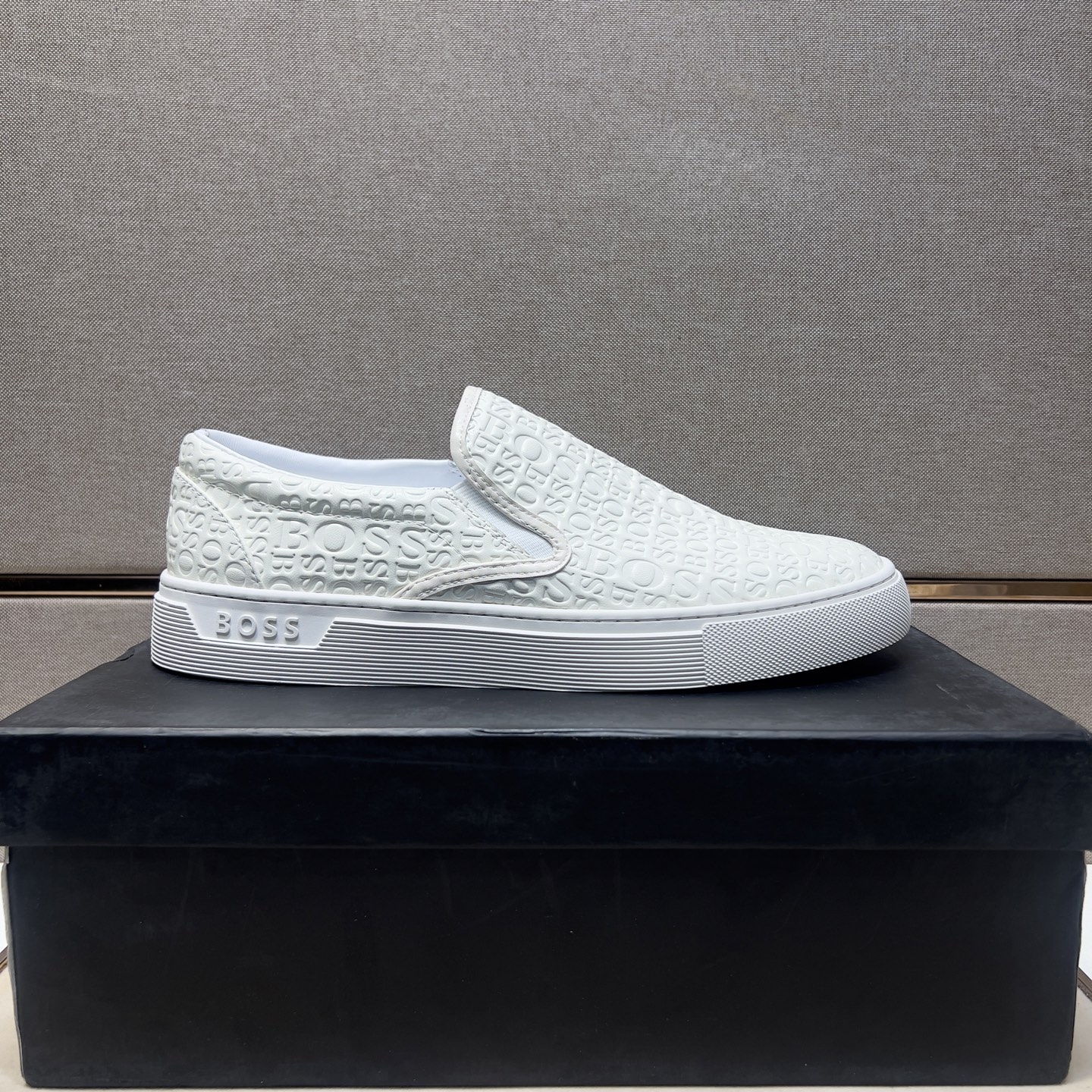 BOSS Men's Slip-On Sneakers: Fashionable & Comfortable, Sizes 38-44 4 i1745425874666 1807 0 2