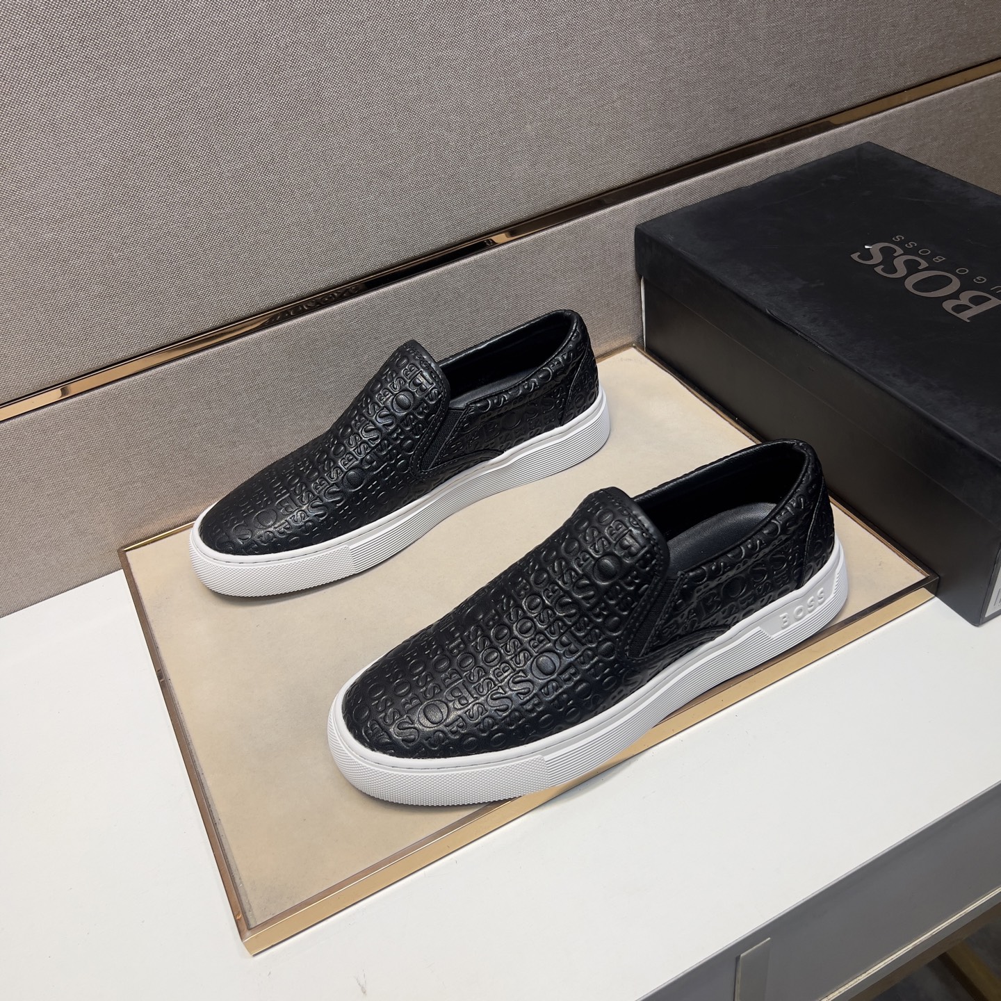 Hugo Boss Men's Leather Slip-On Sneakers - Comfortable & Breathable 3 i1745425926121 3540 0 1