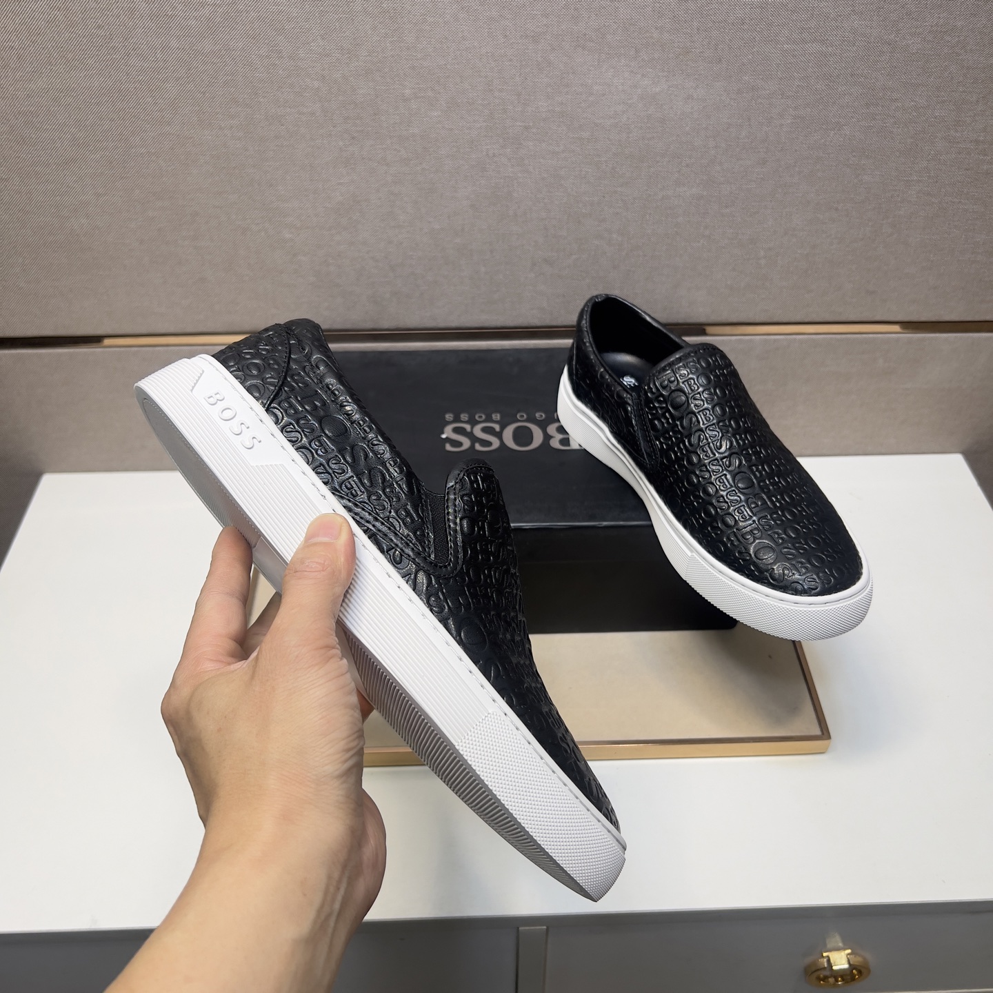 Hugo Boss Men's Leather Slip-On Sneakers - Comfortable & Breathable 8 i1745425926212 5318 0 6