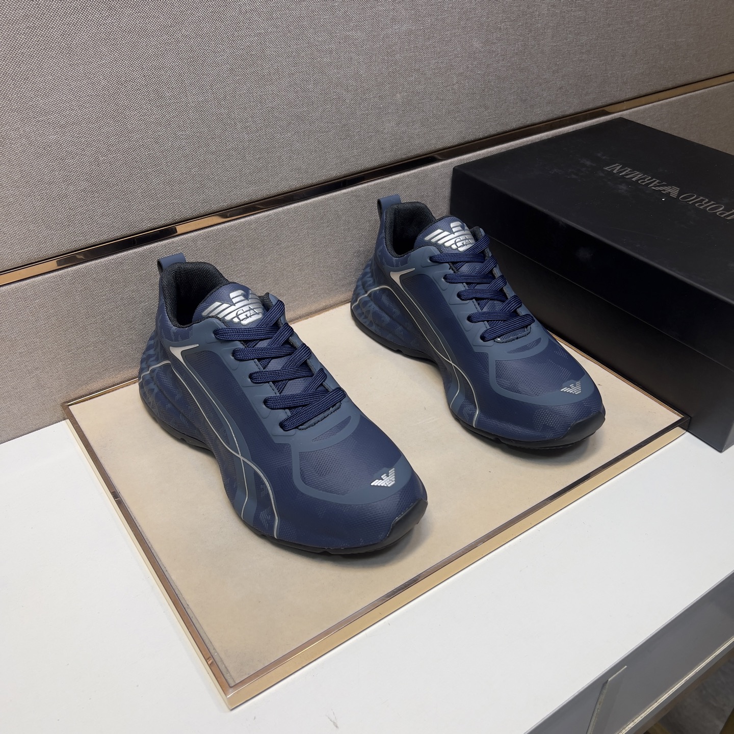 NO:280350,[Ama~] Men's casual shoes are available simultaneously in 2025z cabinet. Size: 38-44# The 3-color uppers are made of multi-material spliced ​​mesh fabric inner lining, comfortable and breathable, the original sole is comfortable and wear-resistant and non-slip sole, and the real shot is even better.19860909【阿玛～】男士休闲鞋 2025z柜同步发售 码数:38-44# 3个颜色鞋面选用多材质拼接网布内里,舒适透气,鞋底原版舒适耐磨防滑大底,实物拍摄实物更赞,,Men's shoes