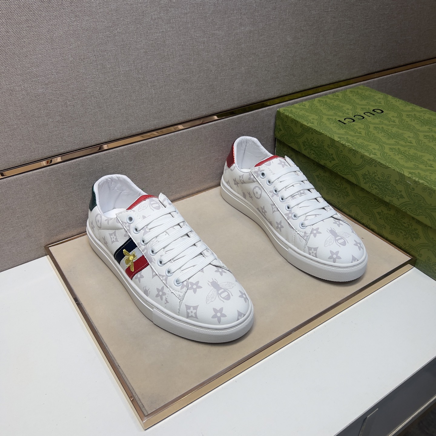 NO:280645,[Ancient ~] Men's casual shoes are available simultaneously in 2025z cabinet. Size: 38-44# 2 colors of the upper are made of multi-material spliced ​​leather inner lining, comfortable and breathable, the original sole is comfortable and wear-resistant and non-slip sole, and the real thing is even better.19860909【古～】男士休闲鞋 2025z柜同步发售 码数:38-44# 2个颜色鞋面选用多材质拼接真皮内里,舒适透气,鞋底原版舒适耐磨防滑大底,实物拍摄实物更赞,,Men's shoes