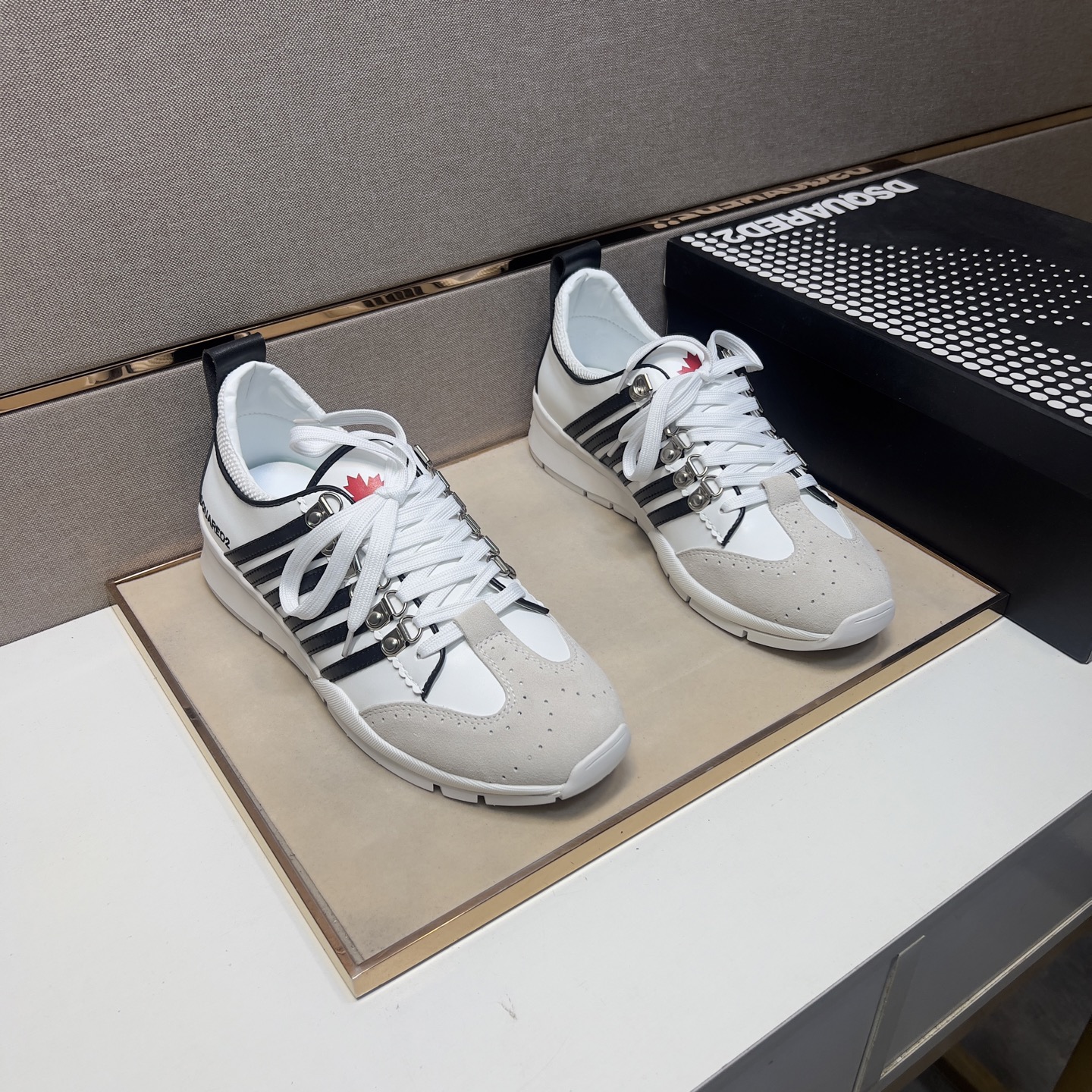 NO:283191,【D2～】Men's casual shoes 2025z cabinets are available simultaneously. Size: 38-44# The uppers of 2 colors are made of multi-material spliced ​​leather inner lining, comfortable and breathable, the original sole is comfortable and wear-resistant and non-slip sole, and the real thing is even better.19860909【D2～】男士休闲鞋 2025z柜同步发售 码数:38-44# 2个颜色鞋面选用多材质拼接真皮内里,舒适透气,鞋底原版舒适耐磨防滑大底,实物拍摄实物更赞,,Men's shoes