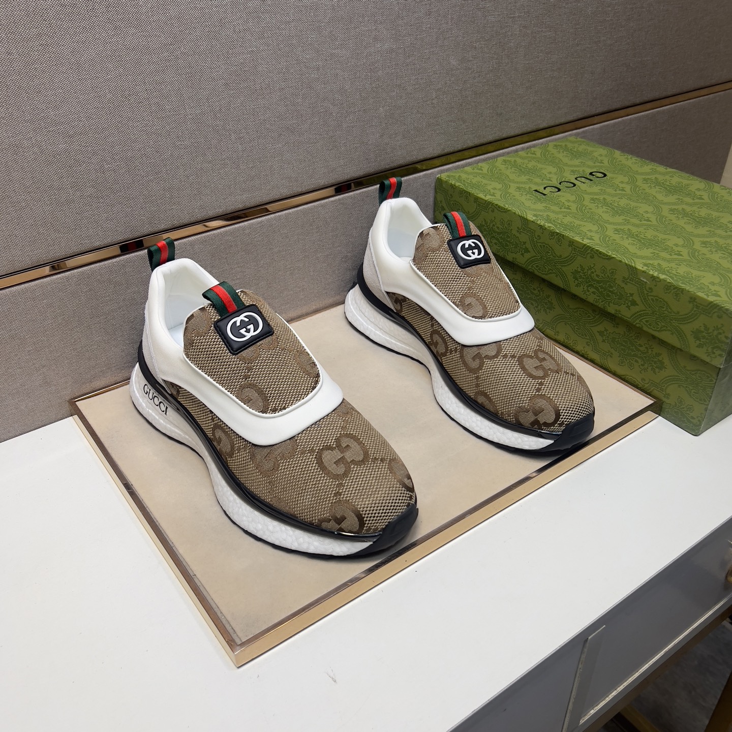 NO:283163,[Ancient ~] Men's casual shoes are available simultaneously in 2025z cabinet. Size: 38-44# The 3-color uppers are made of multi-material spliced ​​mesh fabric inner lining, comfortable and breathable, the original sole is comfortable and wear-resistant and non-slip sole, and the real thing is even better.19860909【古～】男士休闲鞋 2025z柜同步发售 码数:38-44# 3个颜色鞋面选用多材质拼接网布内里,舒适透气,鞋底原版舒适耐磨防滑大底,实物拍摄实物更赞,,Men's shoes