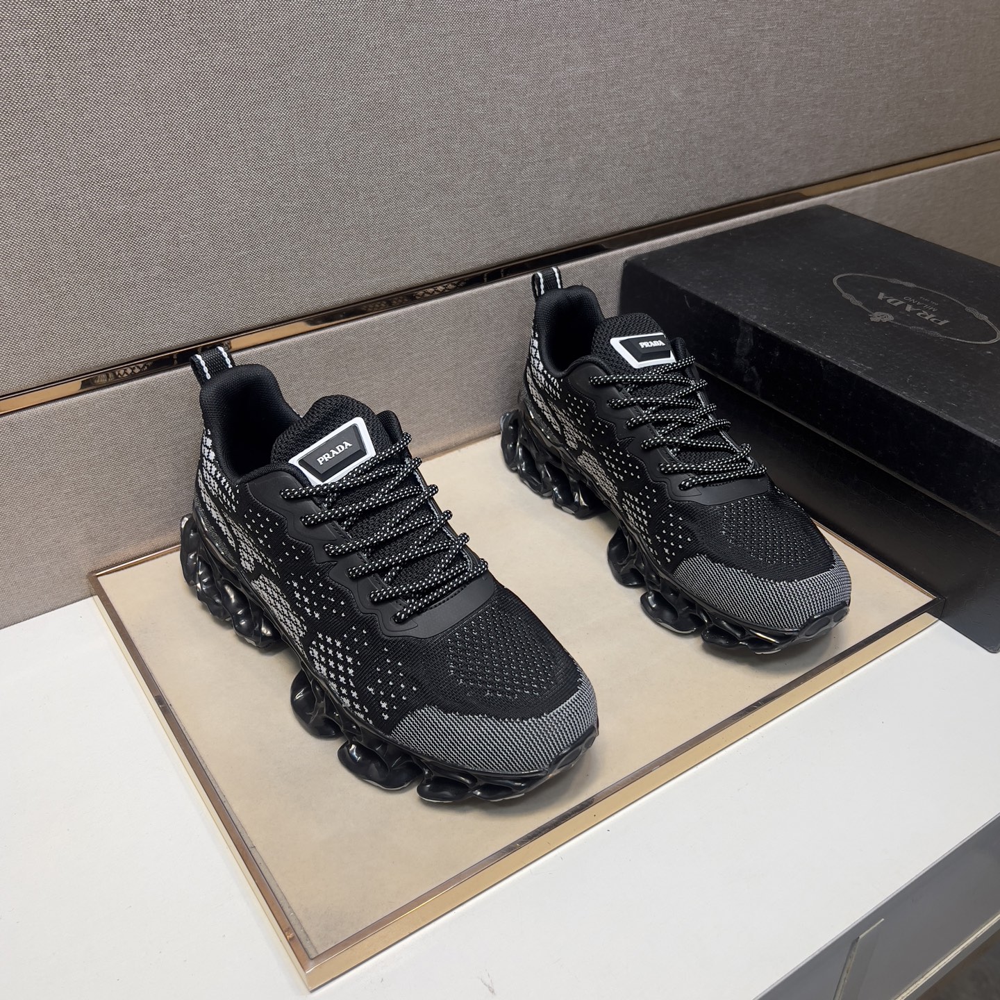NO:283175,[Pre-Premium] Men's casual shoes 2025z cabinet are available simultaneously. Size: 38-44# The 3-color uppers are made of multi-material spliced ​​mesh fabric inner lining, comfortable and breathable, the original sole is comfortable and wear-resistant and non-slip sole, and the real thing is even better.19860909【普～】男士休闲鞋 2025z柜同步发售 码数:38-44# 3个颜色鞋面选用多材质拼接网布内里,舒适透气,鞋底原版舒适耐磨防滑大底,实物拍摄实物更赞,,Men's shoes
