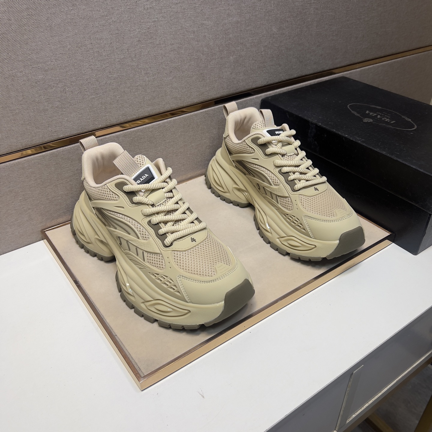 NO:283187,[Pre-Premium] Men's casual shoes are available simultaneously in 2025z cabinet. Size: 38-44# 2 color uppers are made of multi-material spliced ​​mesh fabric inner lining, comfortable and breathable, the original sole is comfortable and wear-resistant and non-slip sole, and the real thing is even better.19860909【普～】男士休闲鞋 2025z柜同步发售 码数:38-44# 2个颜色鞋面选用多材质拼接网布内里,舒适透气,鞋底原版舒适耐磨防滑大底,实物拍摄实物更赞,,Men's shoes