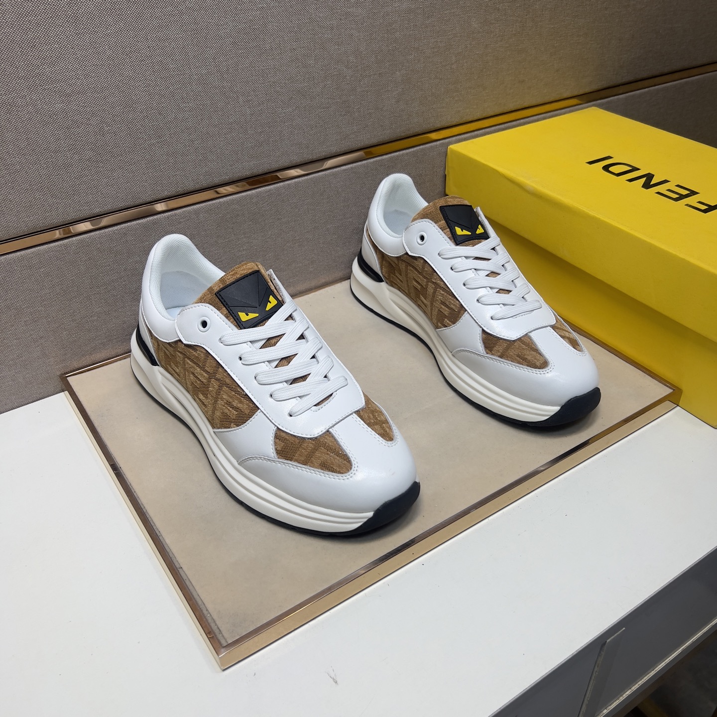 NO:283193,【Fen~】Men's casual shoes for 2025z cabinets are available simultaneously. Size: 38-44# The uppers of 2 colors are made of multi-material splicing mesh, which is comfortable and breathable. The original sole is comfortable and wear-resistant and non-slip sole. The real thing is even better.19860909【芬～】男士休闲鞋 2025z柜同步发售 码数:38-44# 2个颜色鞋面选用多材质拼接网布内里,舒适透气,鞋底原版舒适耐磨防滑大底,实物拍摄实物更赞,,Men's shoes