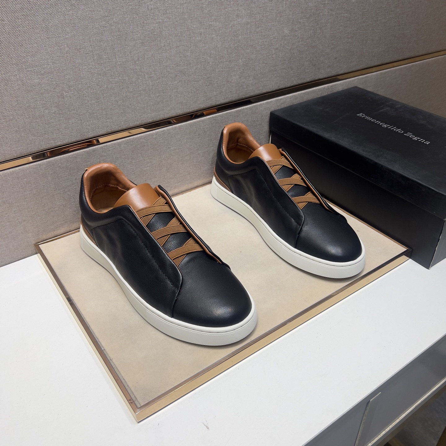 NO:284474,[Jenny ~] Men's casual shoes 2025z cabinet are available simultaneously. Size: 38-44# 2 colors uppers are made of multi-material spliced ​​leather inner lining, comfortable and breathable, original sole comfortable and wear-resistant and non-slip sole, real-life shooting is even better, zegna19860909【杰尼～】男士休闲鞋2025z柜同步发售 码数:38-44# 2个颜色鞋面选用多材质拼接真皮内里,舒适透气,鞋底原版舒适耐磨防滑大底,实物拍摄实物更赞,,zegna,Men's shoes