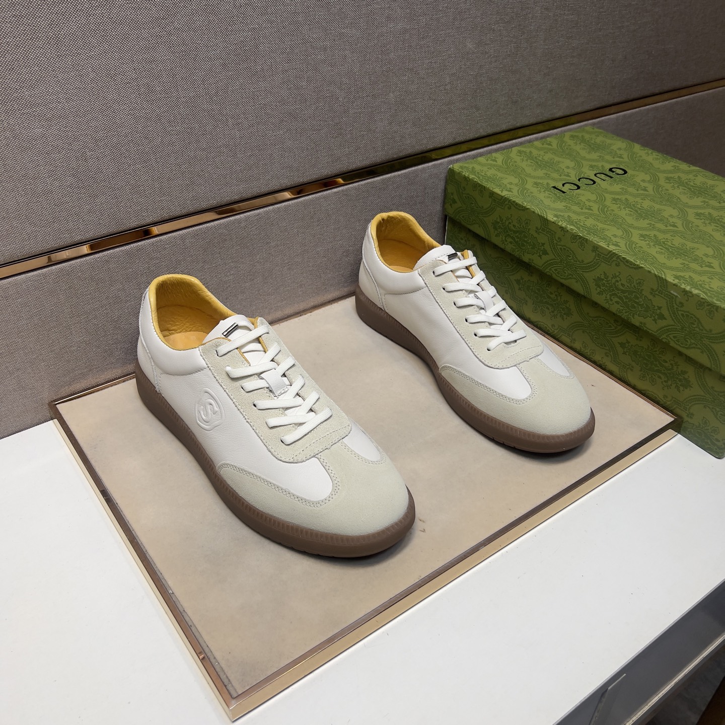 NO:284481,[Ancient ~] Men's casual shoes 2025z cabinet are available simultaneously. Size: 38-44# 2 color uppers are made of multi-material spliced ​​leather inner lining, comfortable and breathable, the original sole is comfortable and wear-resistant and non-slip sole, and the real thing is even better.19860909【古～】男士休闲鞋2025z柜同步发售 码数:38-44# 2个颜色鞋面选用多材质拼接真皮内里,舒适透气,鞋底原版舒适耐磨防滑大底,实物拍摄实物更赞,,Men's shoes