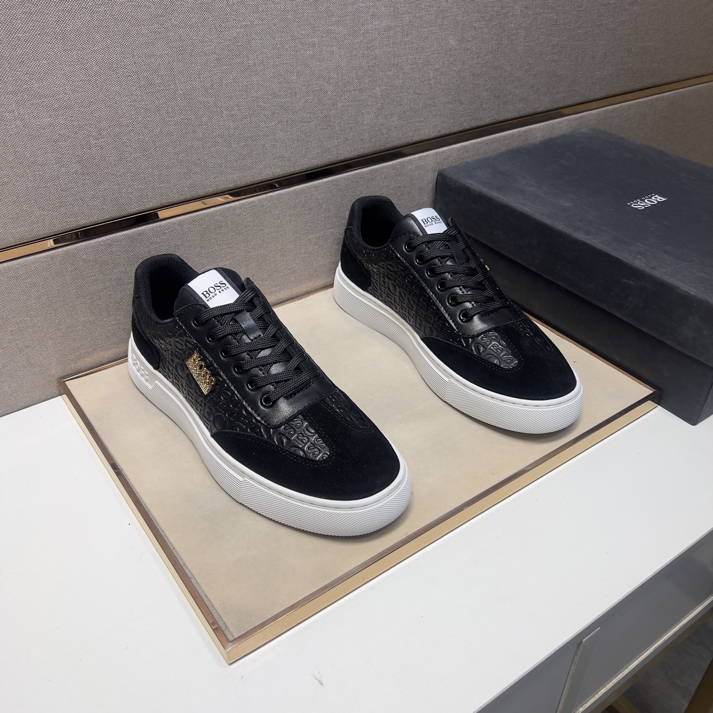 NO:284487,【BO～】Men's casual shoes 2025z cabinet are available simultaneously. Size: 38-44# The uppers of 3 colors are made of multi-material splicing mesh, which is comfortable and breathable. The original sole is comfortable and wear-resistant and non-slip sole. The real thing is even better.19860909【BO～】男士休闲鞋2025z柜同步发售 码数:38-44# 3个颜色鞋面选用多材质拼接网布内里,舒适透气,鞋底原版舒适耐磨防滑大底,实物拍摄实物更赞,,Men's shoes