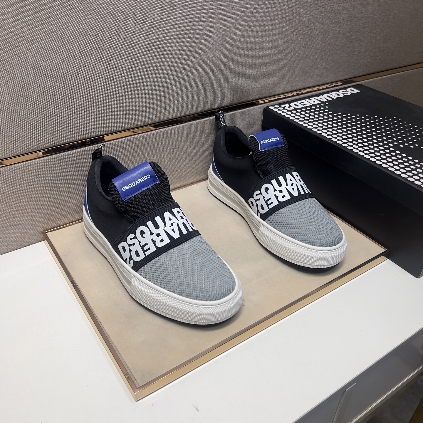 NO:284875,[D2~] Couple casual shoes 2025z cabinet are available simultaneously. Size: 36-44# The 3-color uppers are made of multi-material splicing mesh fabric inner lining, comfortable and breathable, the original sole is comfortable and wear-resistant and non-slip sole, and the real thing is even better.19860909【D2～】情侣装休闲鞋2025z柜同步发售 码数:36-44# 3个颜色鞋面选用多材质拼接网布内里,舒适透气,鞋底原版舒适耐磨防滑大底,实物拍摄实物更赞,,Men's shoes