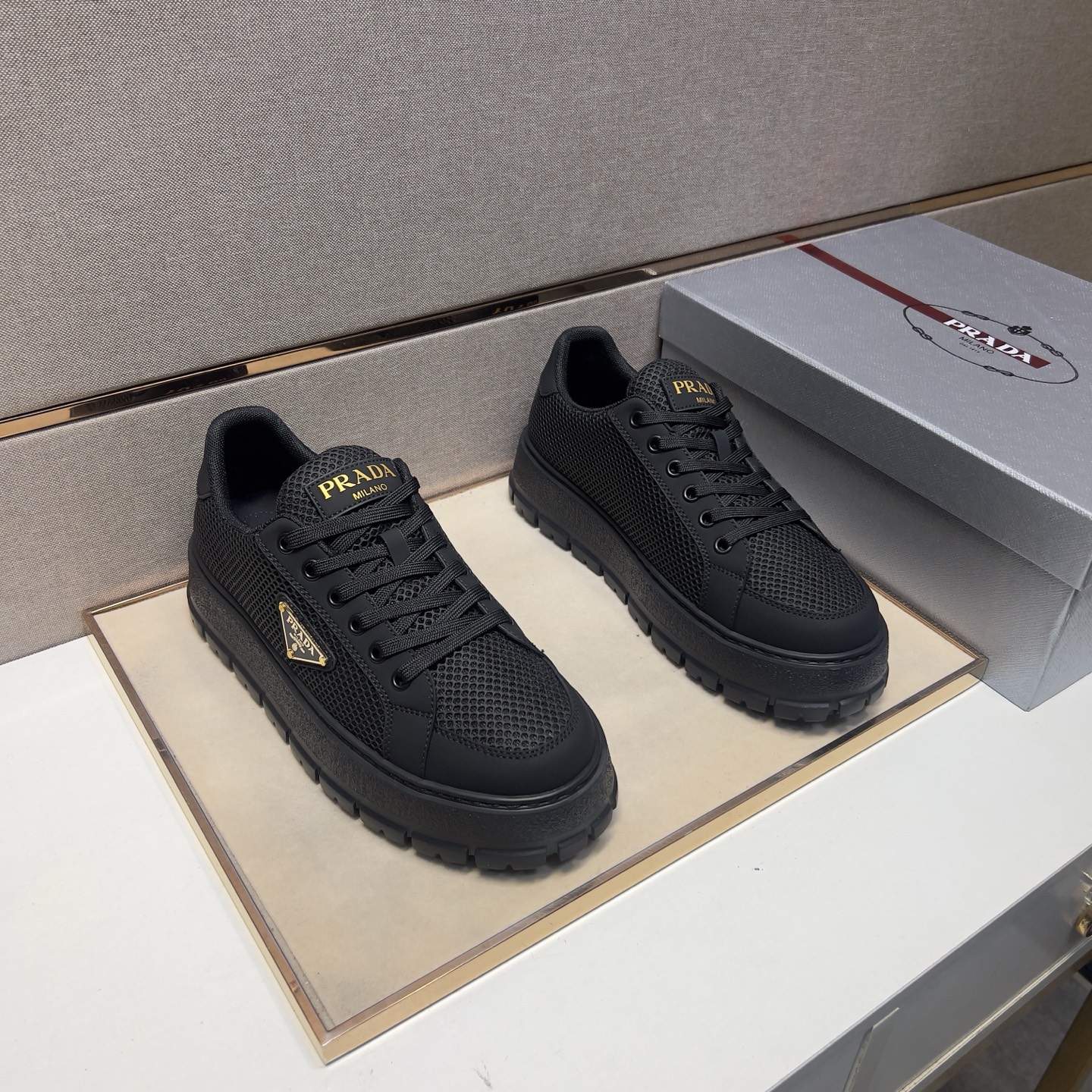 NO:284884,[Pre-Premium] Men's casual shoes 2025z cabinet are available simultaneously. Size: 38-44# The 4-color upper is made of multi-material splicing mesh inner lining, comfortable and breathable, the original sole is comfortable and wear-resistant and non-slip sole, and the real thing is even better.19860909【普～】男士休闲鞋2025z柜同步发售 码数:38-44# 4个颜色鞋面选用多材质拼接网布内里,舒适透气,鞋底原版舒适耐磨防滑大底,实物拍摄实物更赞,,Men's shoes