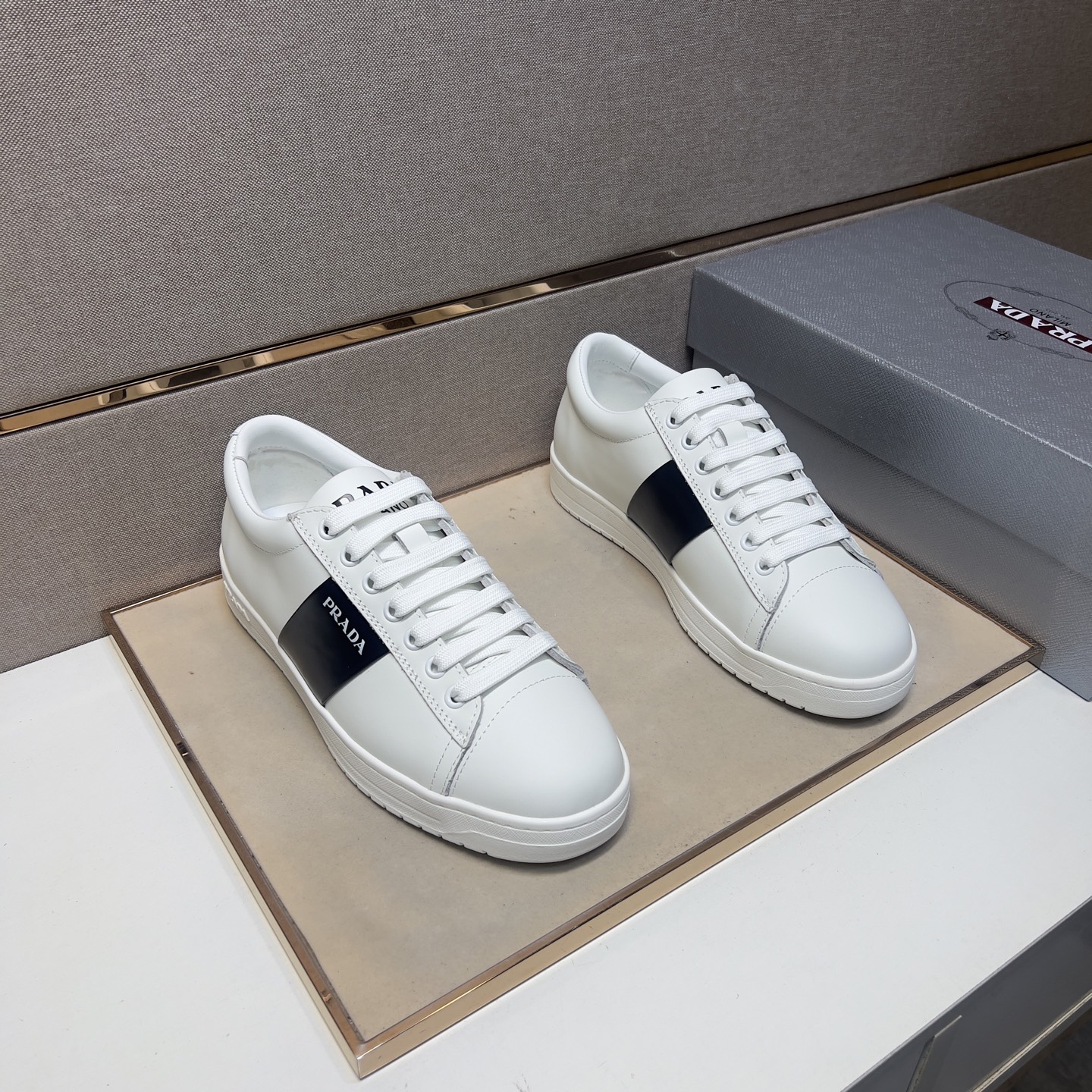 NO:346939,[Pre-Premium] Men's casual shoes 2025z cabinet are available simultaneously. Size: 38-44# 1 color upper is made of multi-material spliced ​​leather inner lining, comfortable and breathable, the original sole is comfortable and wear-resistant and non-slip sole, and the real thing is even better.19860909【普～】男士休闲鞋2025z柜同步发售 码数:38-44# 1个颜色鞋面选用多材质拼接真皮内里,舒适透气,鞋底原版舒适耐磨防滑大底,实物拍摄实物更赞,,Men's shoes