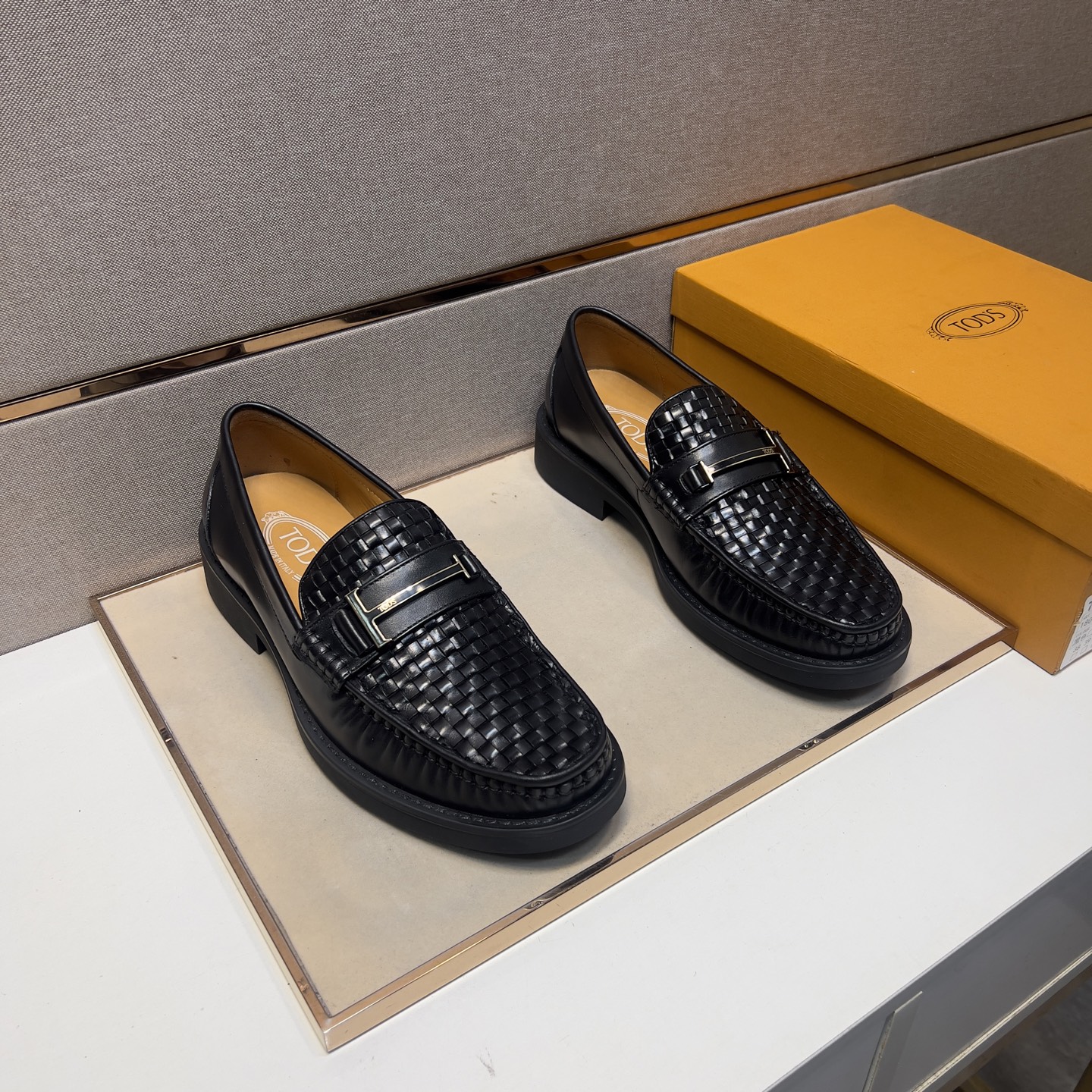 NO:346970,[Support ~] Men's casual leather shoes 2025z cabinet are available simultaneously. Size: 38-44# 2 colors of the upper are made of cowhide spliced ​​cowhide midsole + cowhide inner lining, comfortable and breathable, original sole comfortable and wear-resistant and non-slip sole, the real shot is even better, cowhide19860909【托～】男士休闲皮鞋2025z柜同步发售 码数:38-44# 2个颜色鞋面选用牛皮拼接牛皮中底+牛皮内里,舒适透气,鞋底原版舒适耐磨防滑大底,实物拍摄实物更赞,,cowhide,Men's shoes