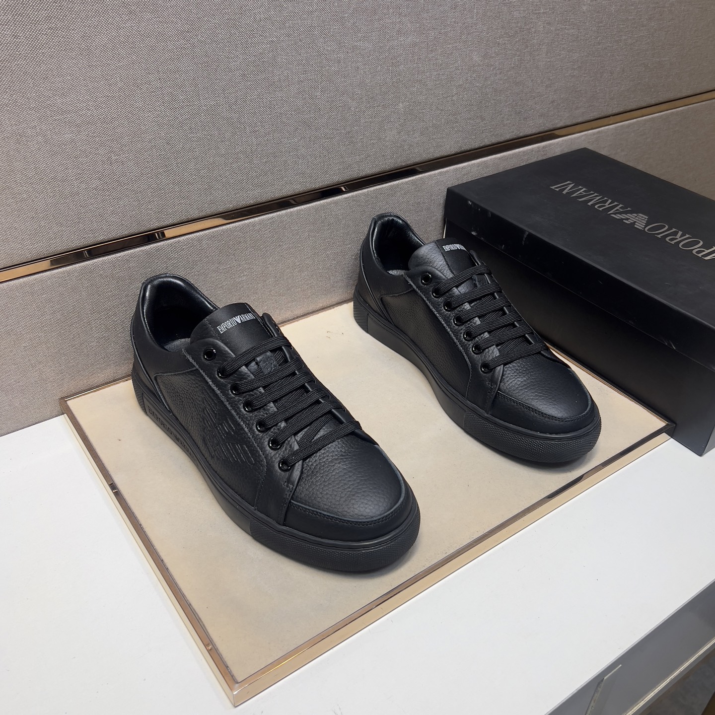 NO:348175,[Ah~] Men's casual shoes are available simultaneously in 2025z cabinet. Number of sizes: 38-44 # 4 color uppers are made of multi-material spliced ​​leather inner lining, comfortable and breathable, original sole is comfortable and wear-resistant, and the real shot is even better.19860909【阿～】男士休闲鞋 2025z柜同步发售 码数:38-44 # 4个颜色鞋面选用多材质拼接真皮内里,舒适透气,鞋底原版舒适耐磨大底,实物拍摄实物更赞,,Men's shoes