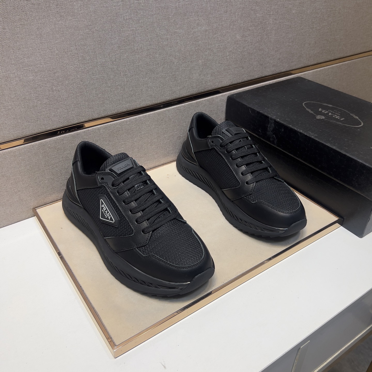 NO:348161,[Public ~] Men's casual shoes are available simultaneously in 2025z cabinet. Number of sizes: 38-44 # 4 color uppers are made of multi-material spliced ​​mesh fabric inner lining, comfortable and breathable, original sole is comfortable and wear-resistant, and the real shot is even better.19860909【普～】男士休闲鞋 2025z柜同步发售 码数:38-44 # 4个颜色鞋面选用多材质拼接网布内里,舒适透气,鞋底原版舒适耐磨大底,实物拍摄实物更赞,,Men's shoes