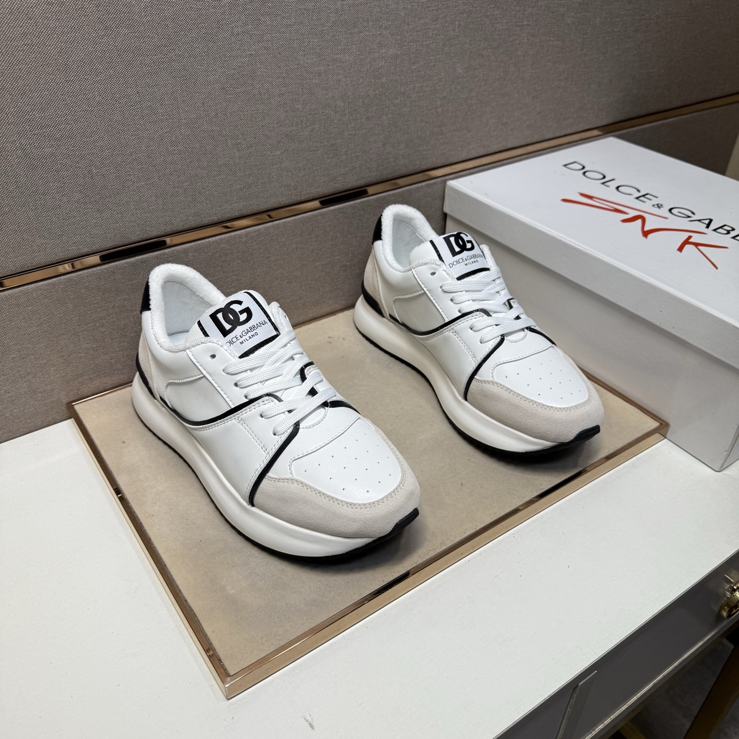 NO:351864,【DG～】Men's casual shoes 2025z cabinets are available simultaneously. Size: 38-44# 2 color uppers are made of multi-material spliced ​​towels inside, comfortable and breathable, original sole is comfortable and wear-resistant, and the real shot is even better.19860909【DG～】男士休闲鞋 2025z柜同步发售 码数:38-44# 2个颜色鞋面选用多材质拼接毛巾内里,舒适透气,鞋底原版舒适耐磨大底,实物拍摄实物更赞,,Men's shoes