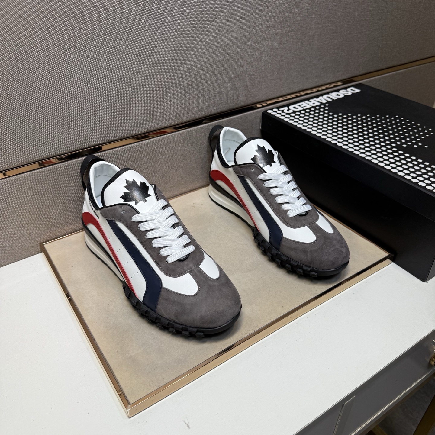 NO:346885,【D2～】Men's casual shoes 2025z cabinets are available simultaneously. Size: 38-44# 1 color upper is made of multi-material spliced ​​leather inner lining, comfortable and breathable, the original sole is comfortable and wear-resistant and non-slip sole, and the real shot is even better.19860909【D2～】男士休闲鞋 2025z柜同步发售 码数:38-44# 1个颜色鞋面选用多材质拼接真皮内里,舒适透气,鞋底原版舒适耐磨防滑大底,实物拍摄实物更赞,,Men's shoes