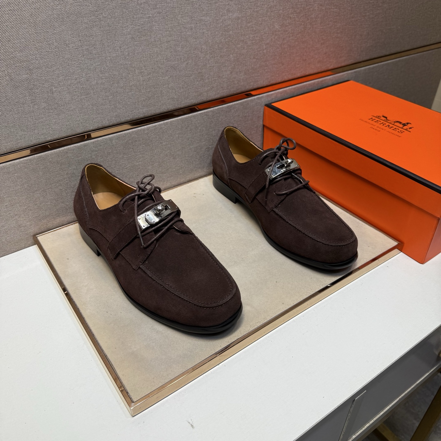 NO:347755,[Love~] Men's casual leather shoes are available simultaneously in 2025z cabinet. Size: 39-44# 2 colors of the upper are made of cowhide spliced ​​leather inner lining, comfortable and breathable, original sole comfortable and wear-resistant sole, real shots are even better, cowhide19860909【爱～】男士休闲正装皮鞋 2025z柜同步发售 码数:39-44# 2个颜色鞋面选用牛皮拼接真皮内里,舒适透气,鞋底原版舒适耐磨大底,实物拍摄实物更赞,,cowhide,Men's shoes