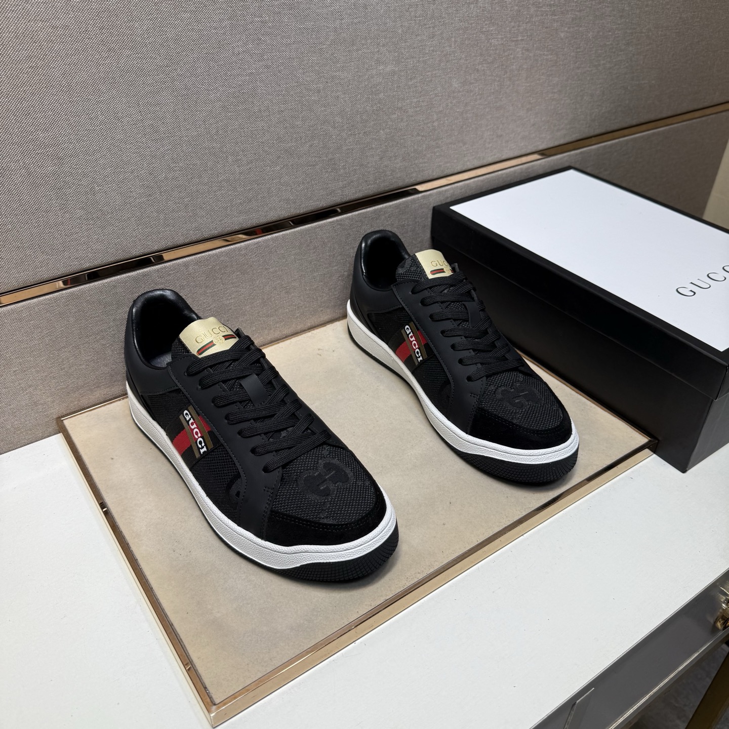 NO:347599,[Ancient ~] Men's casual shoes are available simultaneously in 2025z cabinet. Size: 38-44# The 4-color uppers are made of multi-material spliced ​​leather inner lining, comfortable and breathable, the original sole is comfortable and wear-resistant, and the real shot is even better.19860909【古～】男士休闲鞋 2025z柜同步发售 码数:38-44# 4个颜色鞋面选用多材质拼接真皮内里,舒适透气,鞋底原版舒适耐磨大底,实物拍摄实物更赞,,Men's shoes