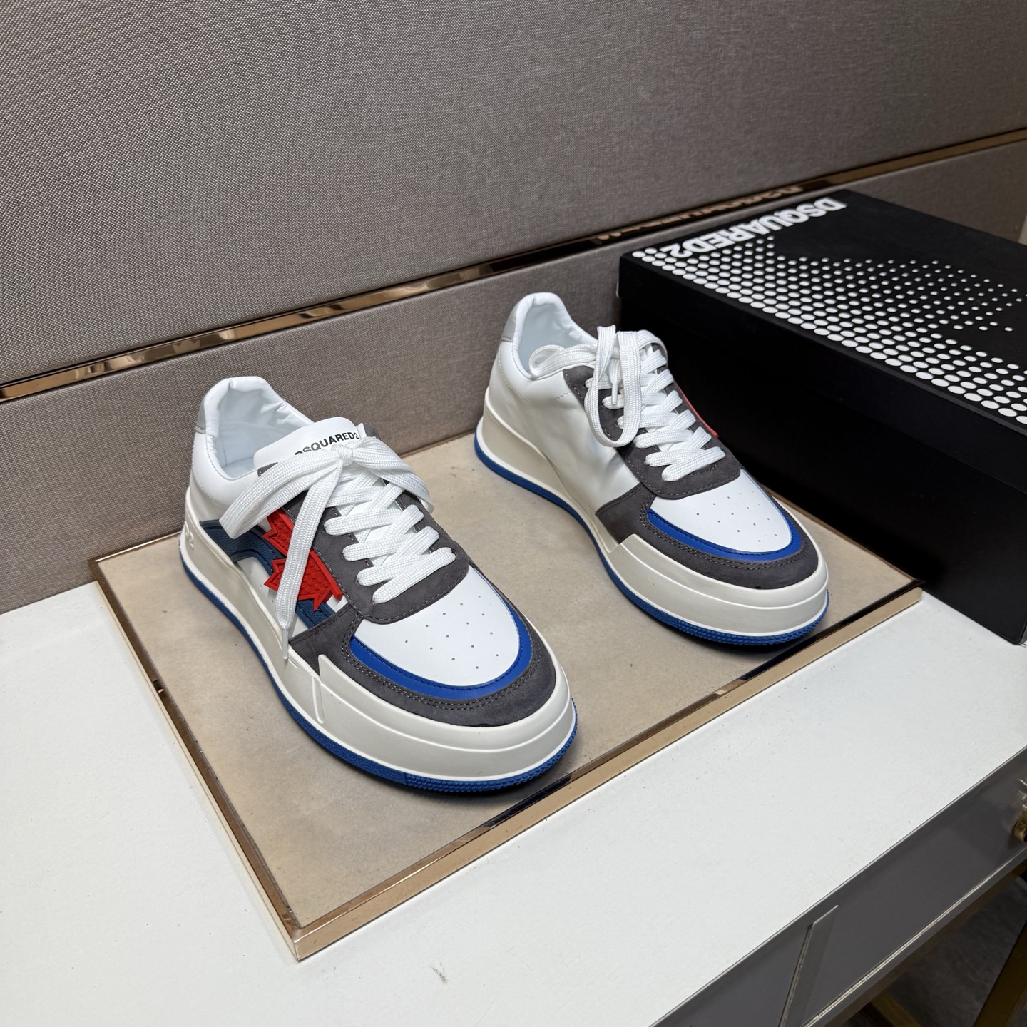 NO:349002,[DG~] Couple casual shoes are available simultaneously in 2025z cabinet. Size: 36-44# The uppers of the two colors are made of multi-material splicing mesh, which is comfortable and breathable. The original sole is comfortable and wear-resistant and non-slip sole. The real thing is even better.19860909【DG～】情侣装休闲鞋 2025z柜同步发售 码数:36-44# 2个颜色鞋面选用多材质拼接网布内里,舒适透气,鞋底原版舒适耐磨防滑大底,实物拍摄实物更赞,,Men's shoes