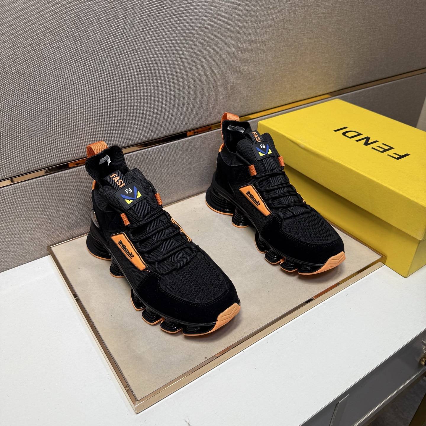 NO:350541,【Fen~】Men's casual shoes are available simultaneously in 2025z cabinet. Size: 39-44# The uppers of 2 colors are made of multi-material splicing mesh, which is comfortable and breathable. The original sole is comfortable and wear-resistant and non-slip sole. The real thing is even better.19860909【芬～】男士休闲鞋 2025z柜同步发售 码数:39-44# 2个颜色鞋面选用多材质拼接网布内里,舒适透气,鞋底原版舒适耐磨防滑大底,实物拍摄实物更赞,,Men's shoes