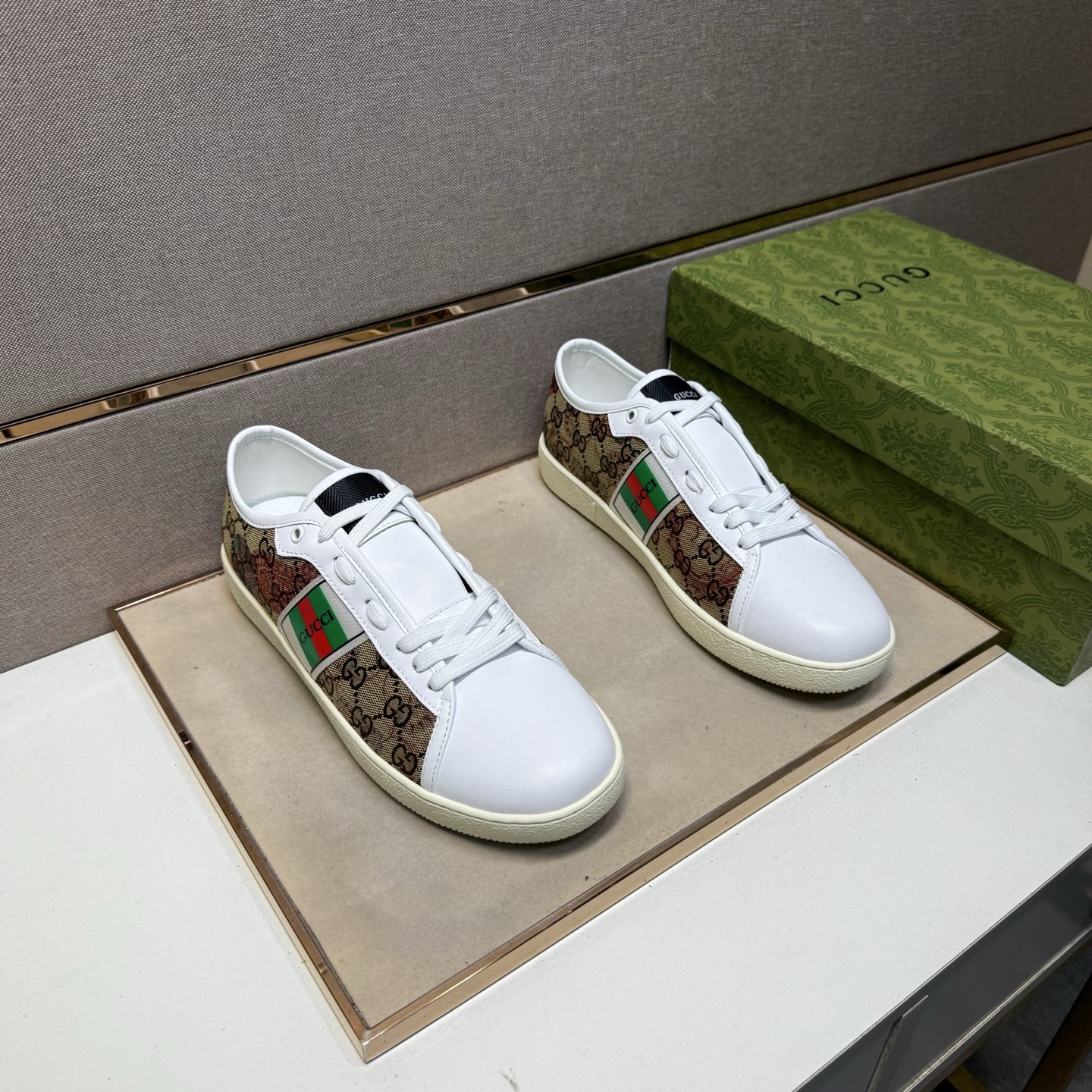 NO:350602,[Ancient ~] Men's casual shoes are available simultaneously in 2025z cabinet. Size: 38-44# The uppers of 3 colors are made of multi-material spliced ​​leather inner lining, comfortable and breathable, the original sole is comfortable and wear-resistant and non-slip sole, and the real shot is even better.19860909【古～】男士休闲鞋 2025z柜同步发售 码数:38-44# 3个颜色鞋面选用多材质拼接真皮内里,舒适透气,鞋底原版舒适耐磨防滑大底,实物拍摄实物更赞,,Men's shoes