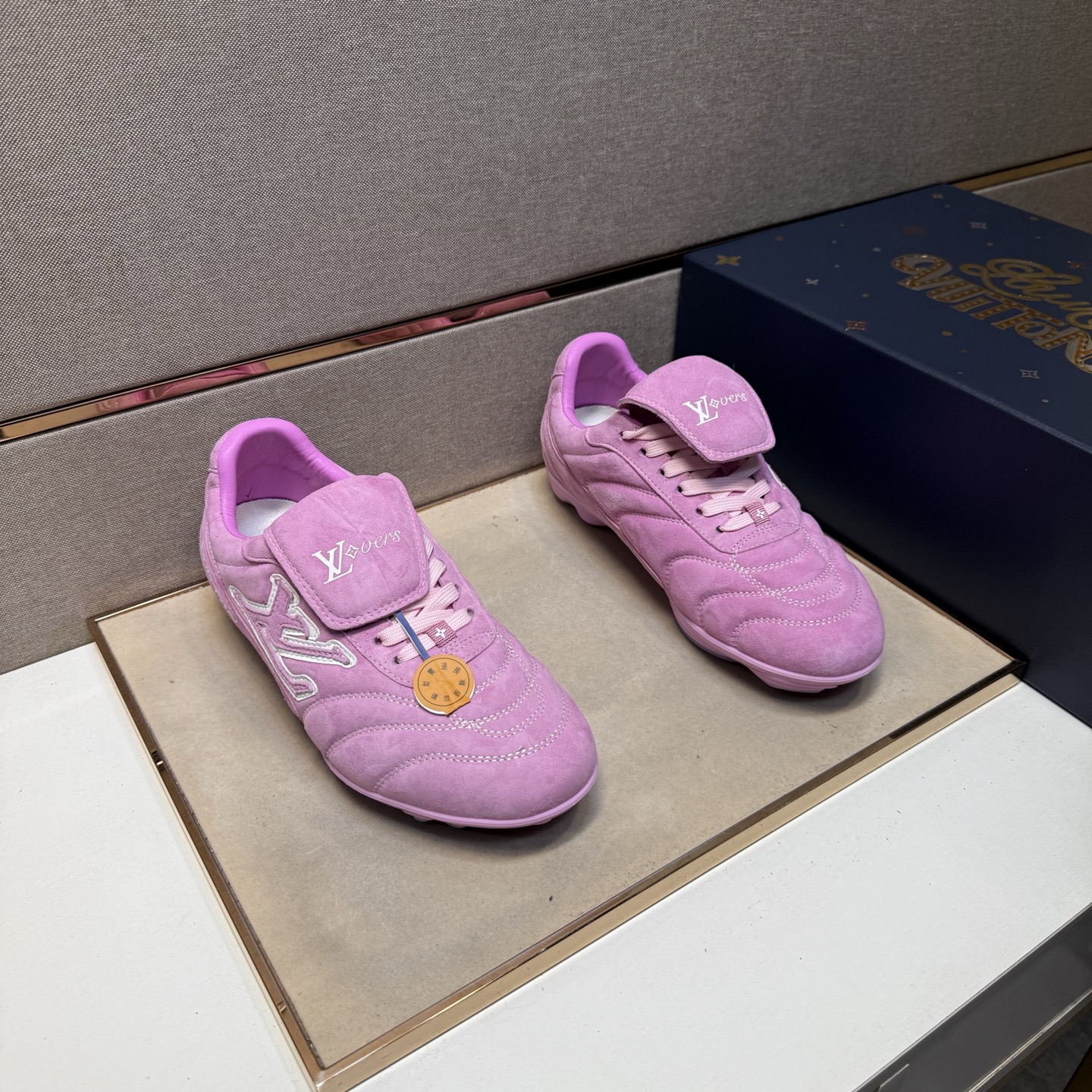 NO:415747,[LV~] Couple casual shoes for 2025z cabinets are available simultaneously. Size: 35-44# 5-color uppers are made of cowhide spliced ​​cowhide inner lining, comfortable and breathable, original sole comfortable and wear-resistant sole, real shots are even better, casual shoes/sports shoes, louis vuitton, sneakers, cowhide19860909【LV～】情侣装休闲鞋 2025z柜同步发售 码数:35-44# 5个颜色鞋面选用牛皮拼接牛皮内里,舒适透气,鞋底原版舒适耐磨大底,实物拍摄实物更赞,休闲鞋/运动鞋,louis vuitton,sneakers,cowhide,Women's Shoes