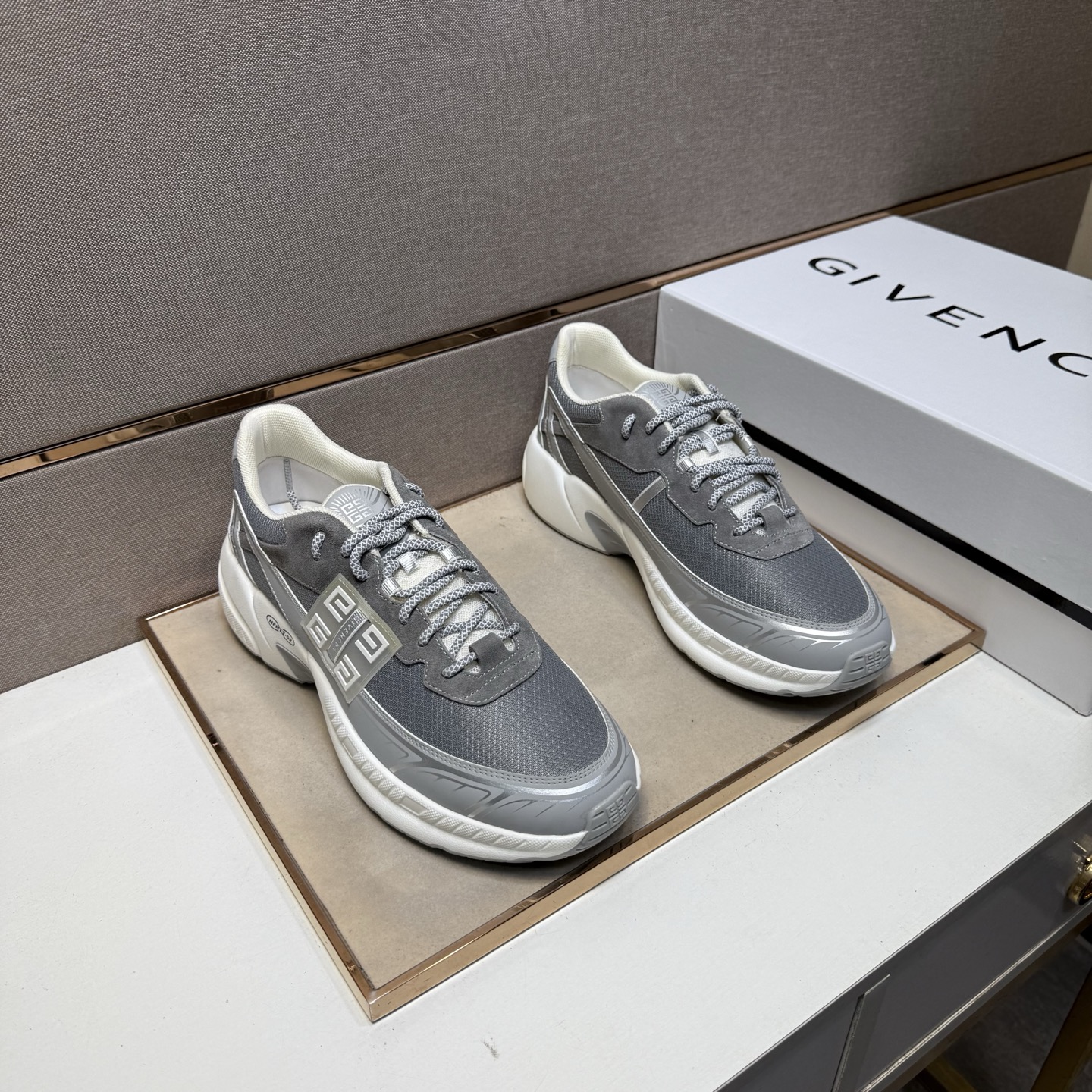 NO:355316,【Ji~】Men's casual shoes are available simultaneously for 2025z cabinets. Number of sizes: 38-44# The uppers of 2 colors are made of multi-material splicing mesh, which is comfortable and breathable. The original sole is comfortable and wear-resistant. The real shot is even better.19860909【纪～】男士休闲鞋 2025z柜同步发售 码数:38-44# 2个颜色鞋面选用多材质拼接网布内里,舒适透气,鞋底原版舒适耐磨大底,实物拍摄实物更赞,,Men's shoes