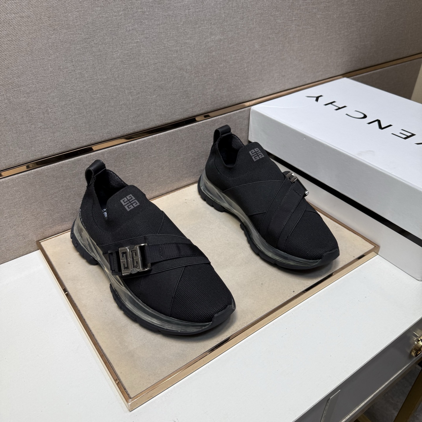 NO:355331,[Jin~] Men's casual shoes are available simultaneously in 2025z cabinet. Size: 38-44# The 3-color uppers are made of multi-material spliced ​​mesh fabric inner lining, comfortable and breathable, the original sole is comfortable and wear-resistant, and the real shot is even better.19860909【纪～】男士休闲鞋 2025z柜同步发售 码数:38-44# 3个颜色鞋面选用多材质拼接网布内里,舒适透气,鞋底原版舒适耐磨大底,实物拍摄实物更赞,,Men's shoes