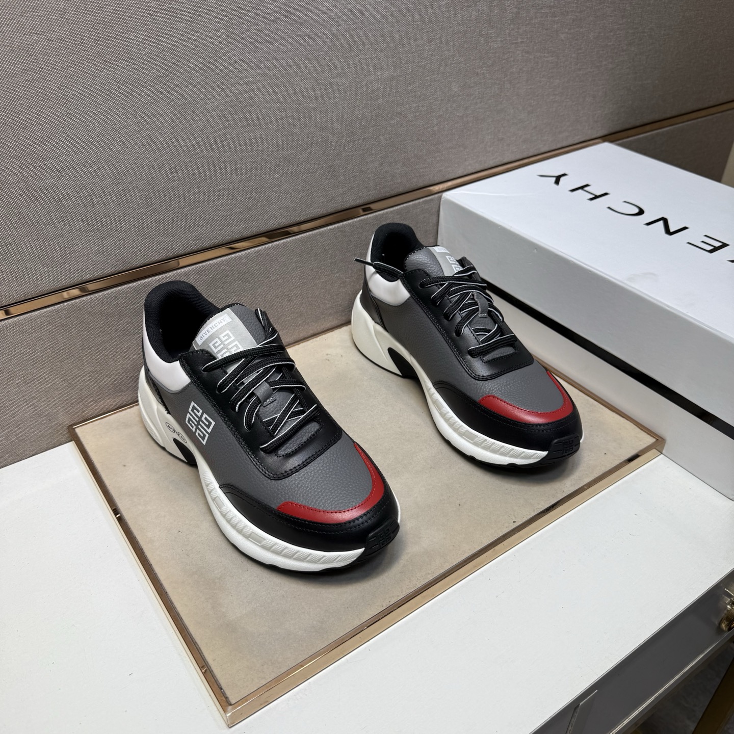 NO:355351,[Jin~] Men's casual shoes are available simultaneously in 2025z cabinet. Size: 38-44# 5 color uppers are made of cowhide spliced ​​mesh, comfortable and breathable, original sole is comfortable and wear-resistant, real-life shooting is even better, cowhide19860909【纪～】男士休闲鞋 2025z柜同步发售 码数:38-44# 5个颜色鞋面选用牛皮拼接网布内里,舒适透气,鞋底原版舒适耐磨大底,实物拍摄实物更赞,,cowhide,Men's shoes