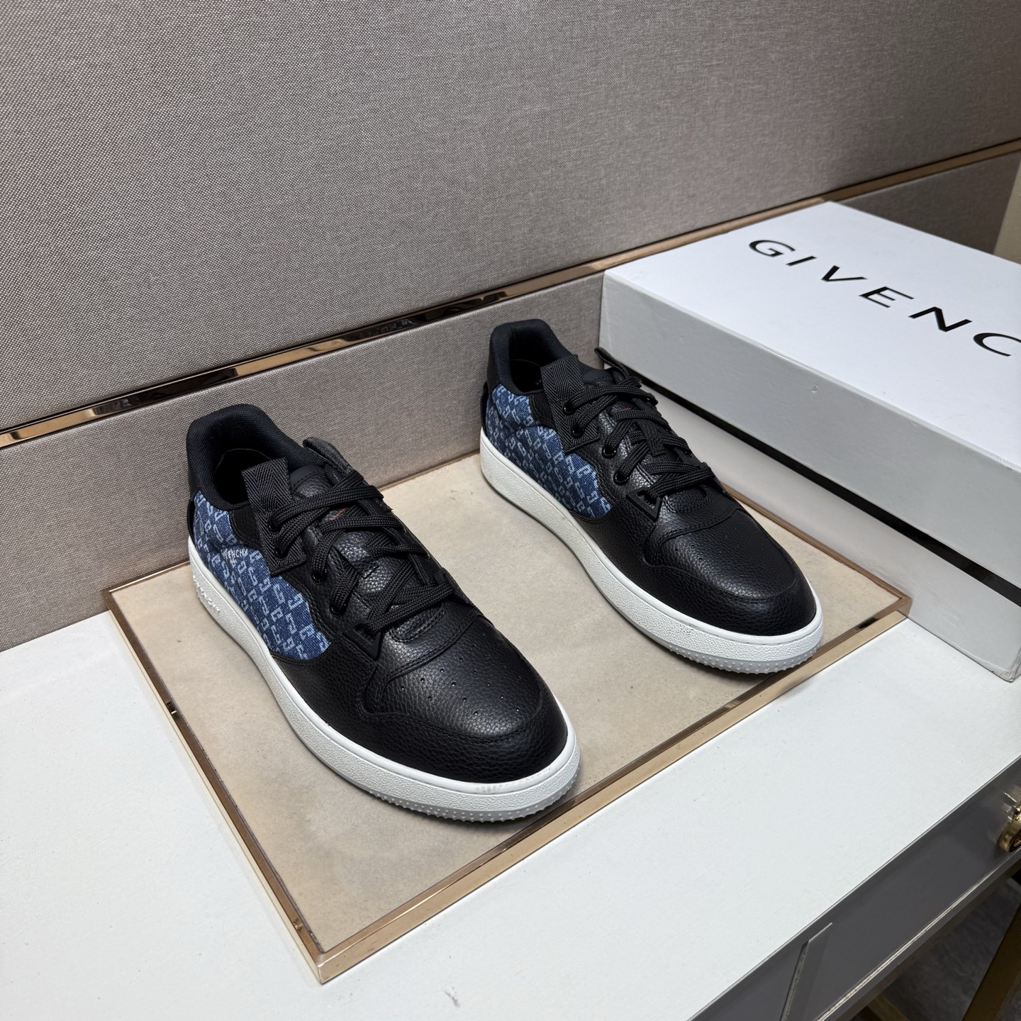 NO:356779,[Jin~] Men's casual shoes are available simultaneously in 2025z cabinet. Size: 38-44# The 4-color uppers are made of multi-material spliced ​​mesh fabric inner lining, comfortable and breathable, the original sole is comfortable and wear-resistant, and the real shot is even better.19860909【纪～】男士休闲鞋 2025z柜同步发售 码数:38-44# 4个颜色鞋面选用多材质拼接网布内里,舒适透气,鞋底原版舒适耐磨大底,实物拍摄实物更赞,,Men's shoes