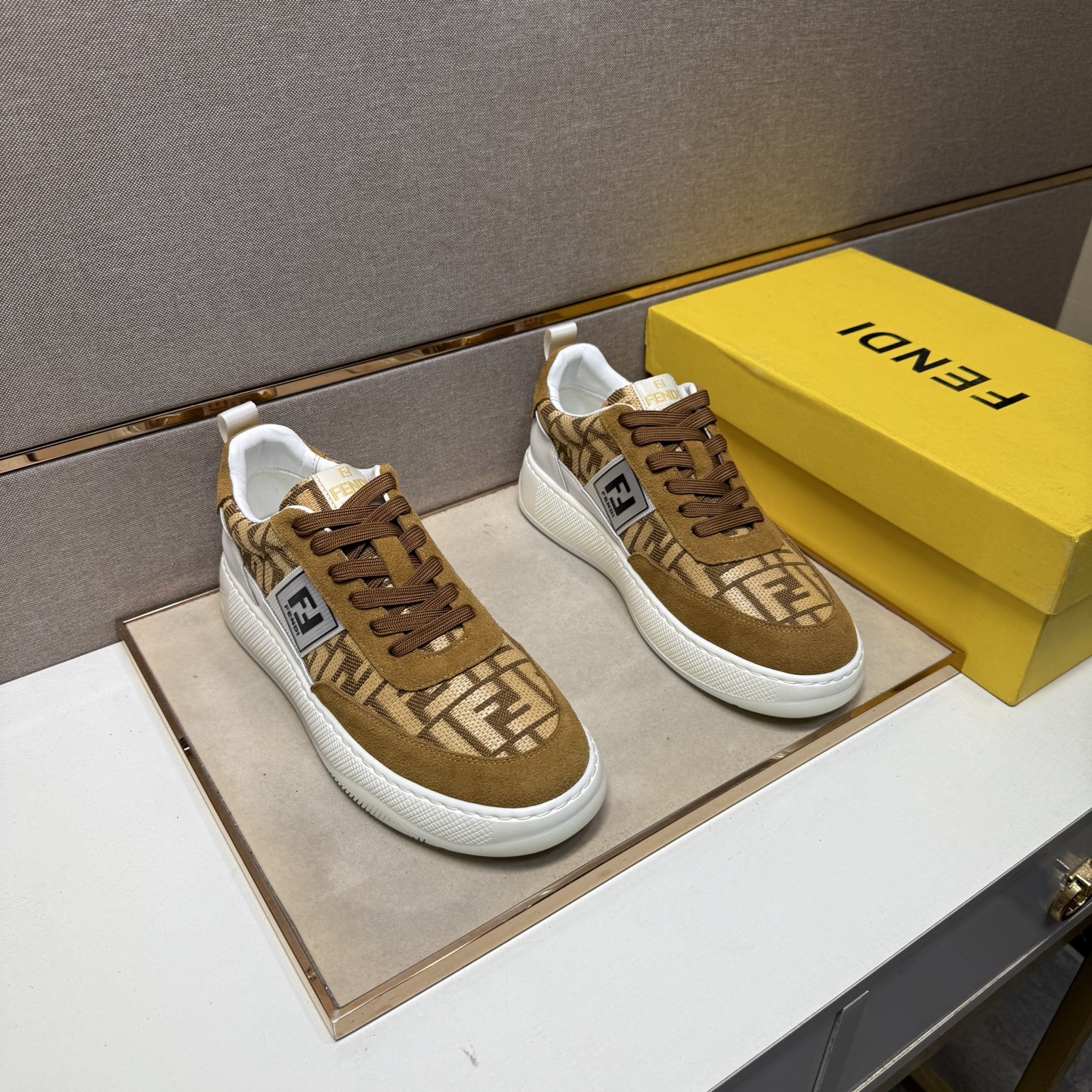 NO:344486,【Fen~】Men's casual shoes are available simultaneously in 2025z cabinet. Size: 38-44# The 3-color uppers are made of multi-material spliced ​​mesh fabric inner lining, comfortable and breathable, the original sole is comfortable and wear-resistant, and the real shot is even better.19860909【芬～】男士休闲鞋 2025z柜同步发售 码数:38-44# 3个颜色鞋面选用多材质拼接网布内里,舒适透气,鞋底原版舒适耐磨大底,实物拍摄实物更赞,,Men's shoes