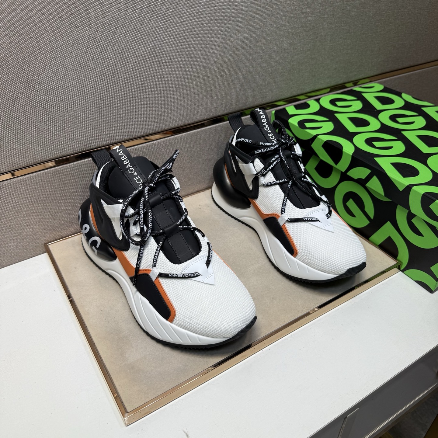 NO:344504,[DG~] Couple casual shoes are available at the same time in 2025z cabinet. Size: 35-44# 7 color uppers are made of multi-material splicing mesh inner lining, comfortable and breathable, original sole is comfortable and wear-resistant, and the real shot is even better.19860909【DG～】情侣装休闲鞋 2025z柜同步发售 码数:35-44# 7个颜色鞋面选用多材质拼接网布内里,舒适透气,鞋底原版舒适耐磨大底,实物拍摄实物更赞,,Men's shoes