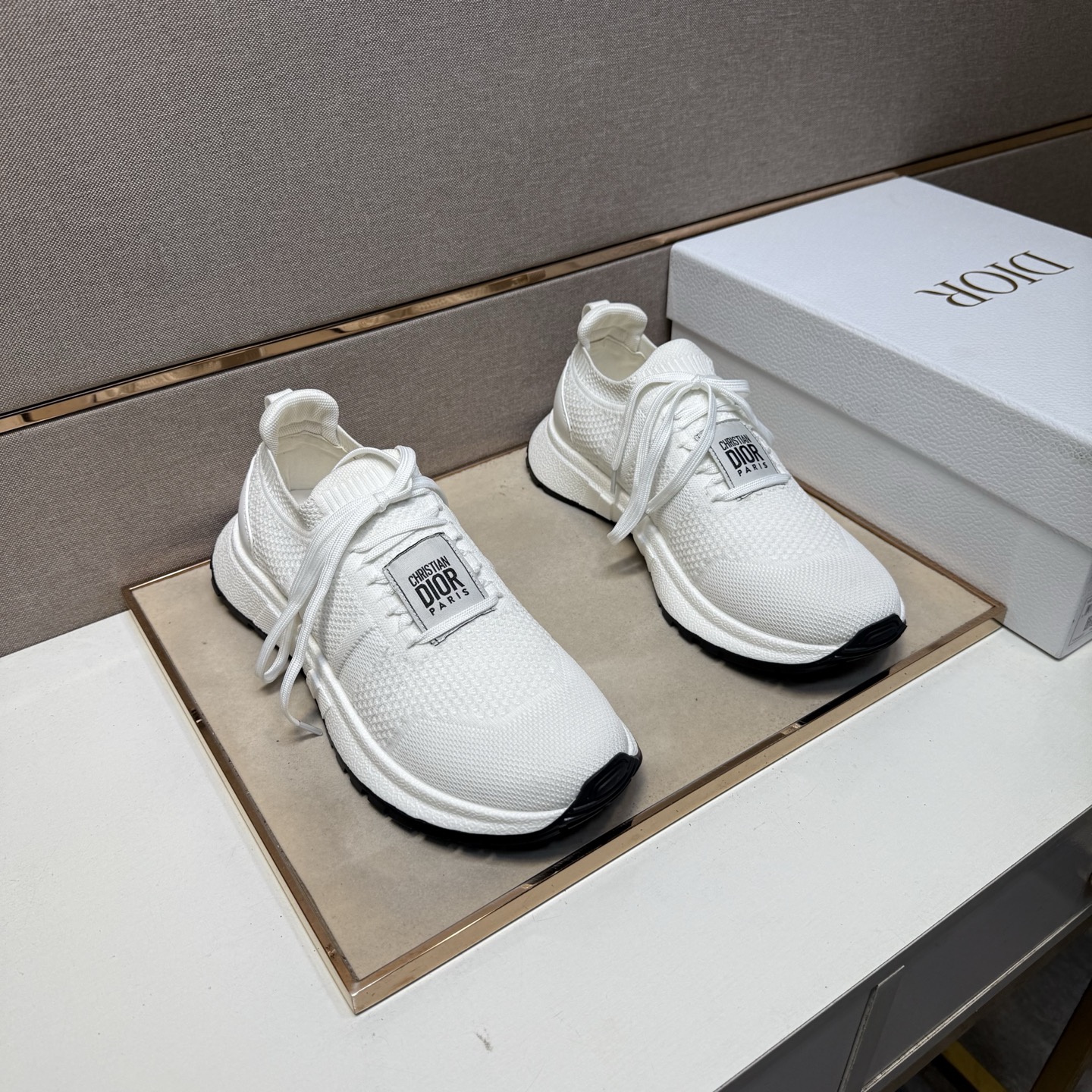 NO:350464,[Di~] Couple casual shoes are available at the same time in 2025z cabinet. Size: Women's 36-39, 38-44 # The uppers of the 3 colors are made of multi-material splicing mesh, comfortable and breathable, the original sole is comfortable and wear-resistant, and the real shot is even better.19860909【迪～】情侣装休闲鞋 2025z柜同步发售 码数:女36-39,38-44 # 3个颜色鞋面选用多材质拼接网布内里,舒适透气,鞋底原版舒适耐磨大底,实物拍摄实物更赞,,Men's shoes