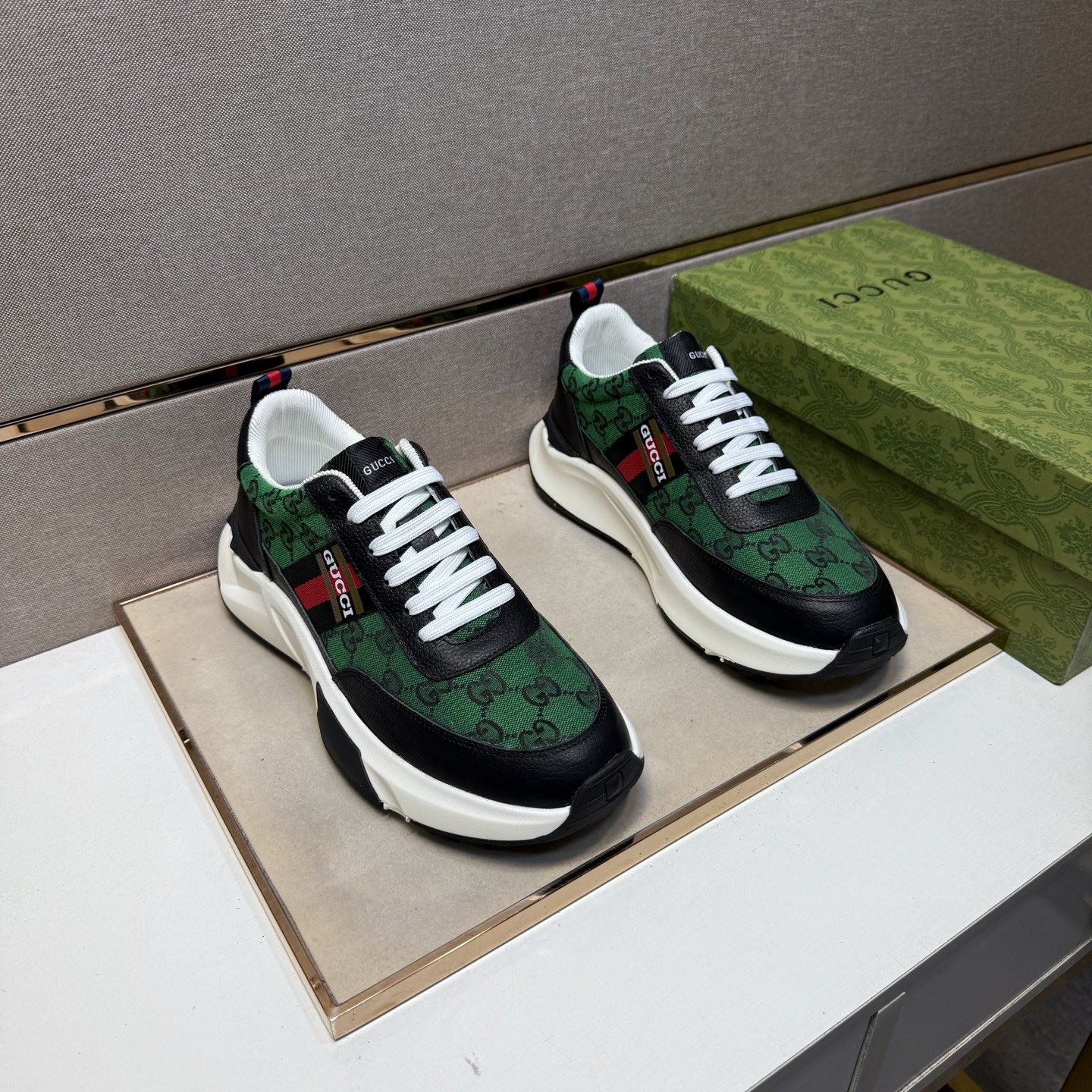 NO:347915,[Ancient ~] Men's casual shoes are available simultaneously in 2025z cabinet. Number of sizes: 38-44 # 5 color uppers are made of multi-material spliced ​​mesh fabric inner lining, comfortable and breathable, original sole is comfortable and wear-resistant, and the real shot is even better.19860909【古～】男士休闲鞋 2025z柜同步发售 码数:38-44 # 5个颜色鞋面选用多材质拼接网布内里,舒适透气,鞋底原版舒适耐磨大底,实物拍摄实物更赞,,Men's shoes