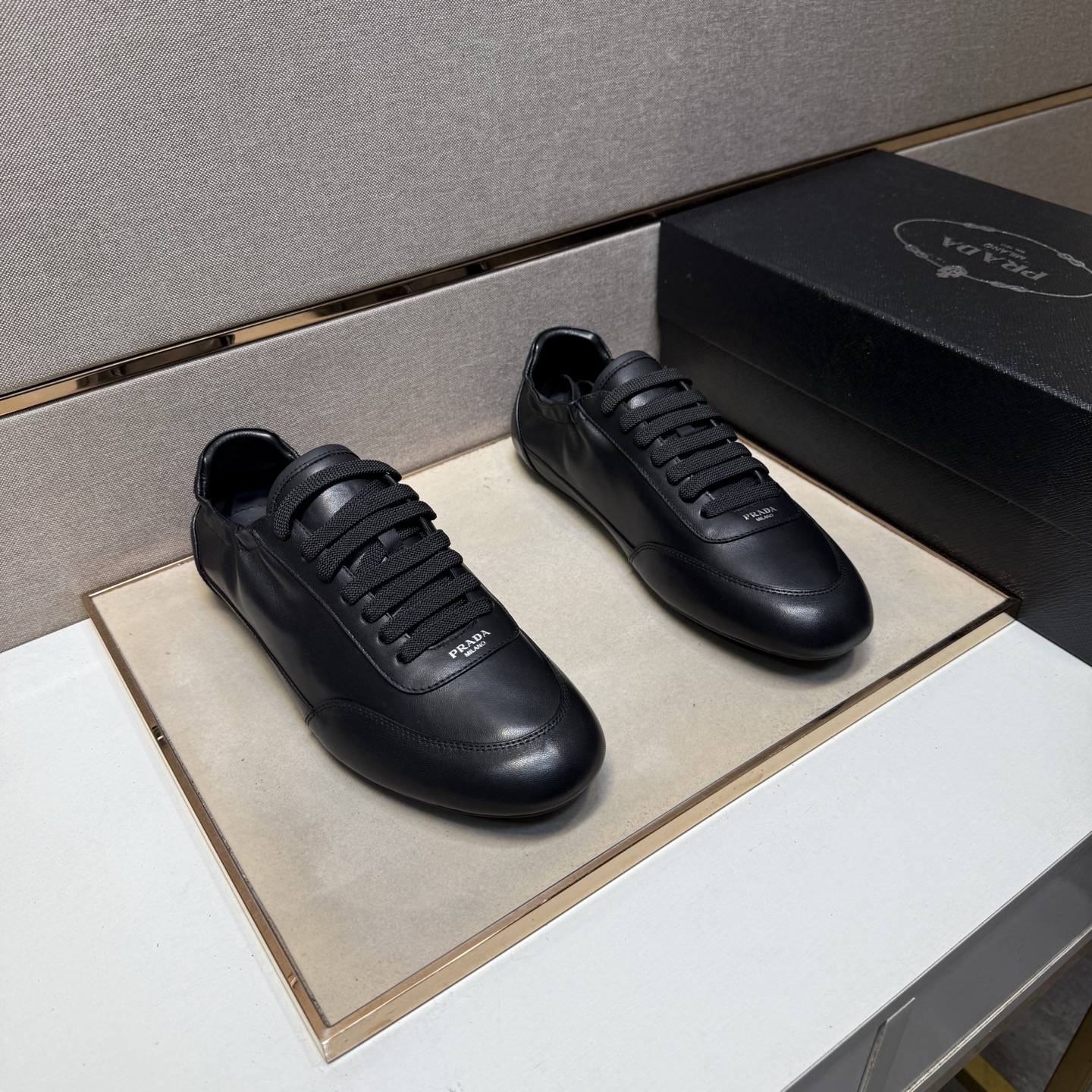 NO:350481,[Pre-Premium] Men's casual shoes are available simultaneously in 2025z cabinet. Size: 38-44 # 2 color uppers are made of multi-material spliced ​​leather inner lining, comfortable and breathable, original sole is comfortable and wear-resistant, and the real shot is even better.19860909【普～】男士休闲鞋 2025z柜同步发售 码数:38-44 # 2个颜色鞋面选用多材质拼接真皮内里,舒适透气,鞋底原版舒适耐磨大底,实物拍摄实物更赞,,Men's shoes