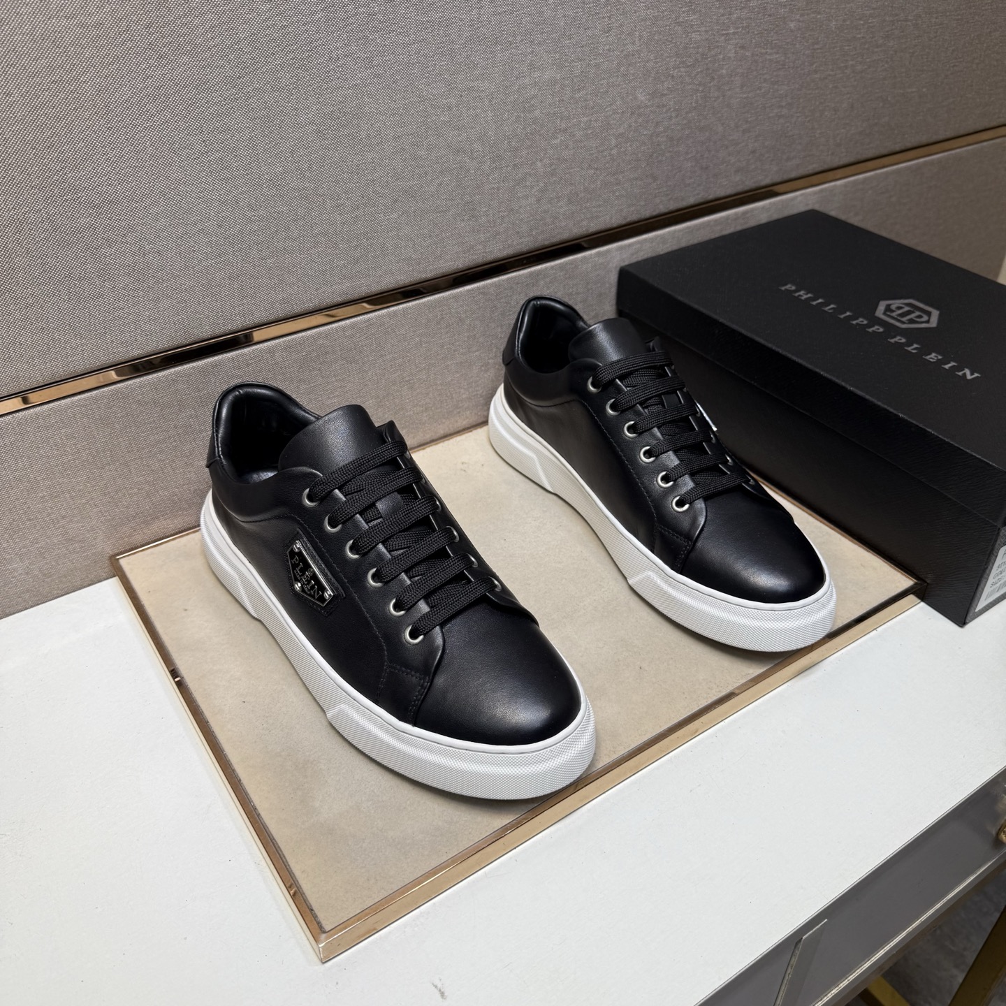 NO:349697,【PP～】Men's casual shoes 2025z cabinets are available simultaneously. Number of sizes: 38-44 # 5 color uppers are made of multi-material spliced ​​leather inner lining, comfortable and breathable, original sole is comfortable and wear-resistant, and the real shot is even better.19860909【PP～】男士休闲鞋 2025z柜同步发售 码数:38-44 # 5个颜色鞋面选用多材质拼接真皮内里,舒适透气,鞋底原版舒适耐磨大底,实物拍摄实物更赞,,Men's shoes