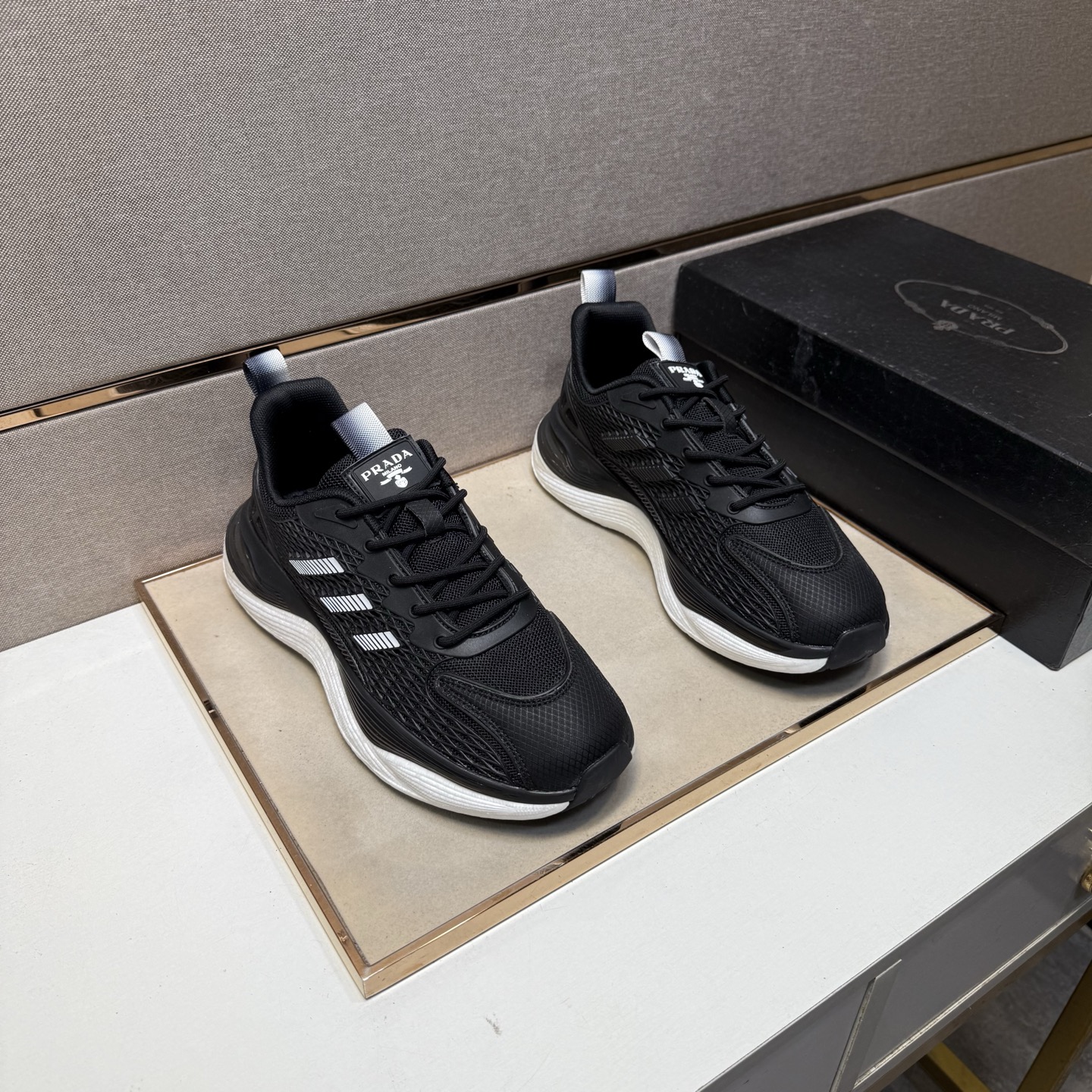 NO:350148,[Public ~] Men's casual shoes are available simultaneously in 2025z cabinet. Number of sizes: 38-44 # 3 color uppers are made of multi-material spliced ​​mesh fabric inner lining, comfortable and breathable, original sole is comfortable and wear-resistant, and the real shot is even better.19860909【普～】男士休闲鞋 2025z柜同步发售 码数:38-44 # 3个颜色鞋面选用多材质拼接网布内里,舒适透气,鞋底原版舒适耐磨大底,实物拍摄实物更赞,,Men's shoes